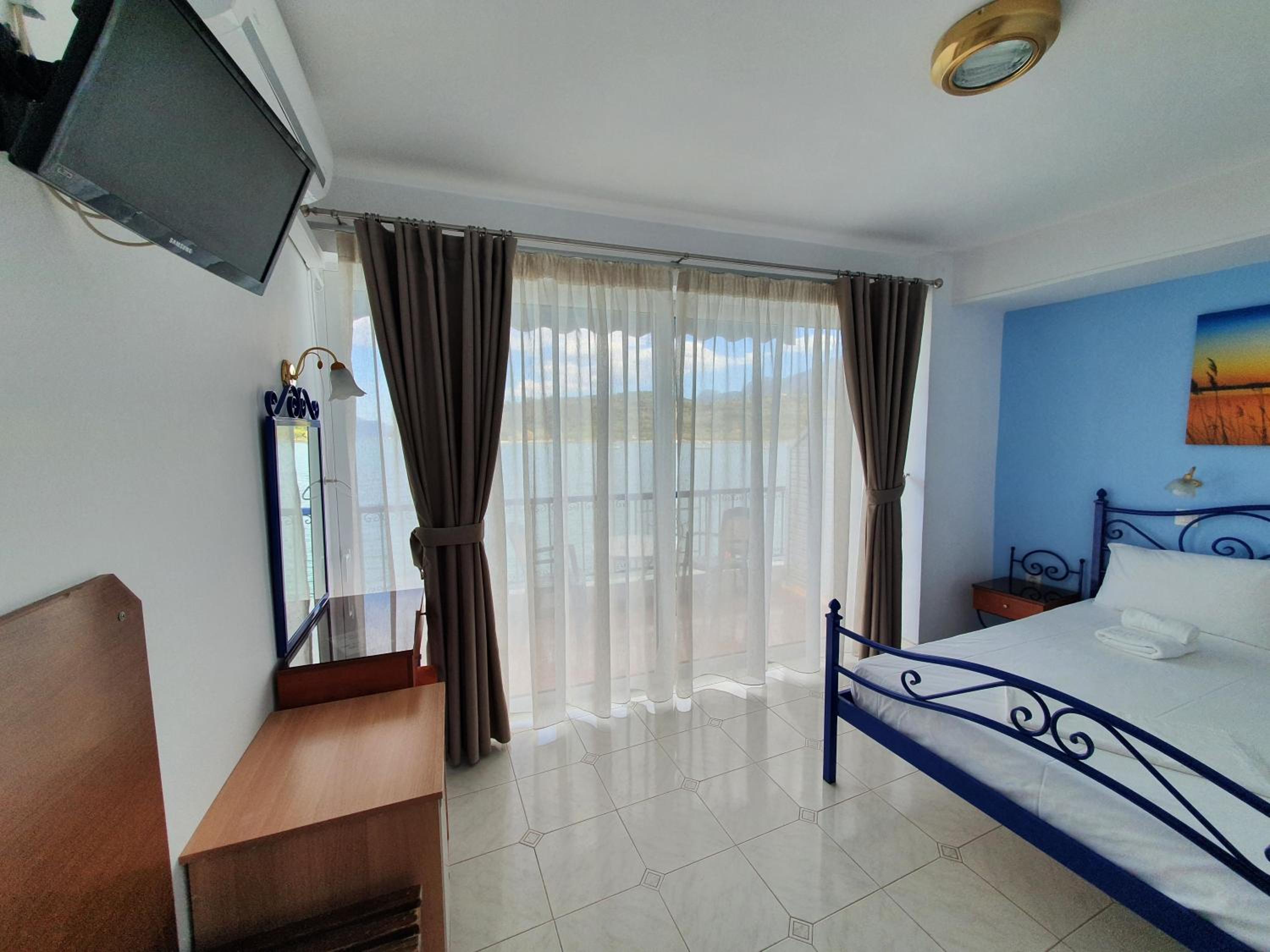 Double or Twin Room with Sea View