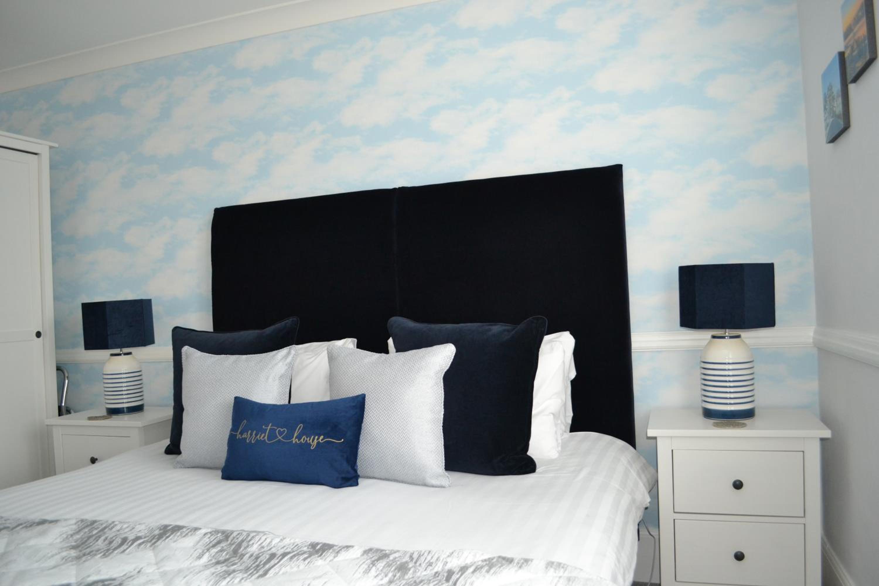 Superior King Room - Blue Skies photo 3