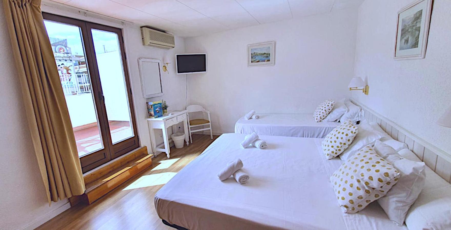 Triple Room with Terrace