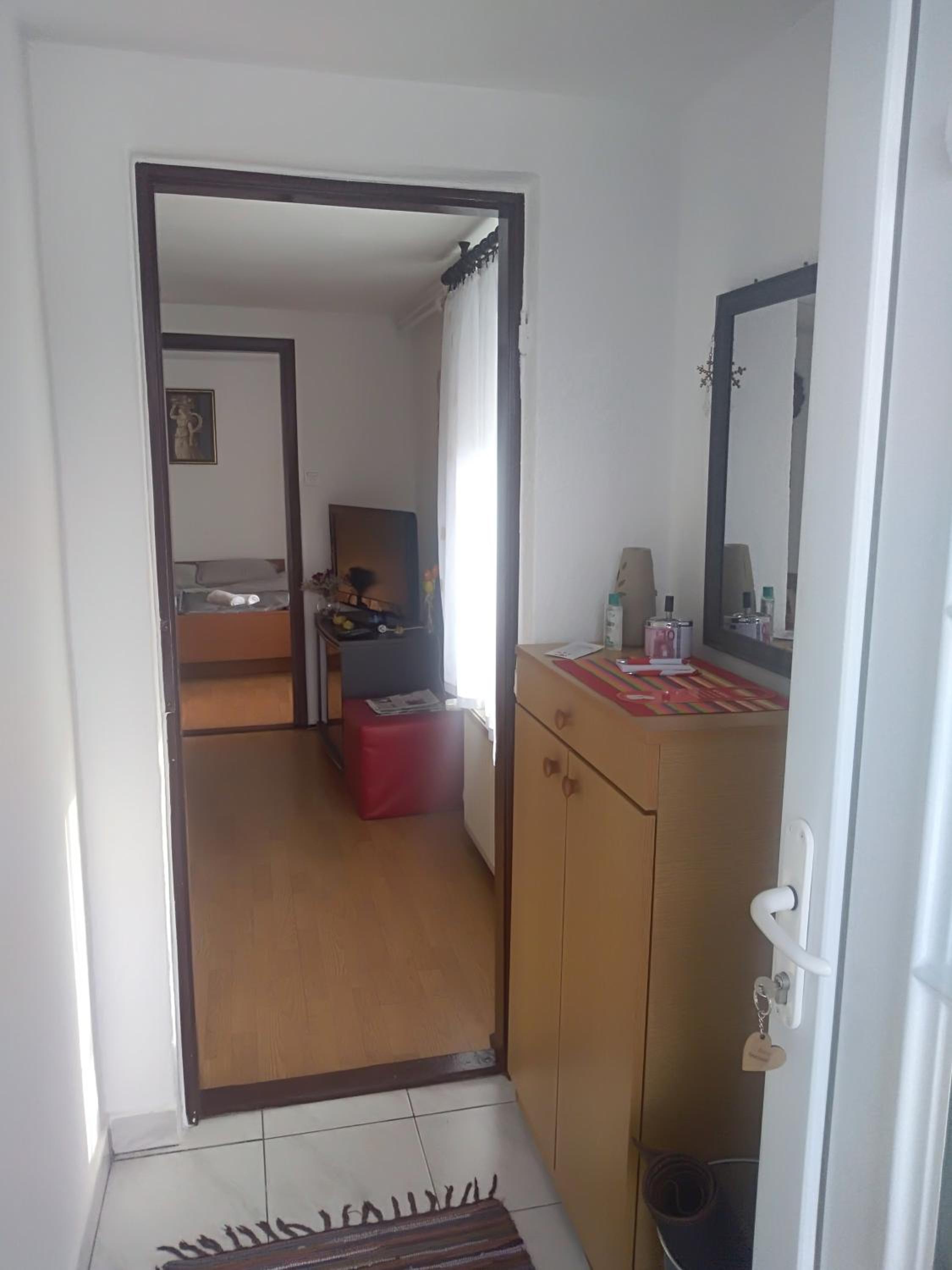 One-Bedroom Apartment - Photo 1