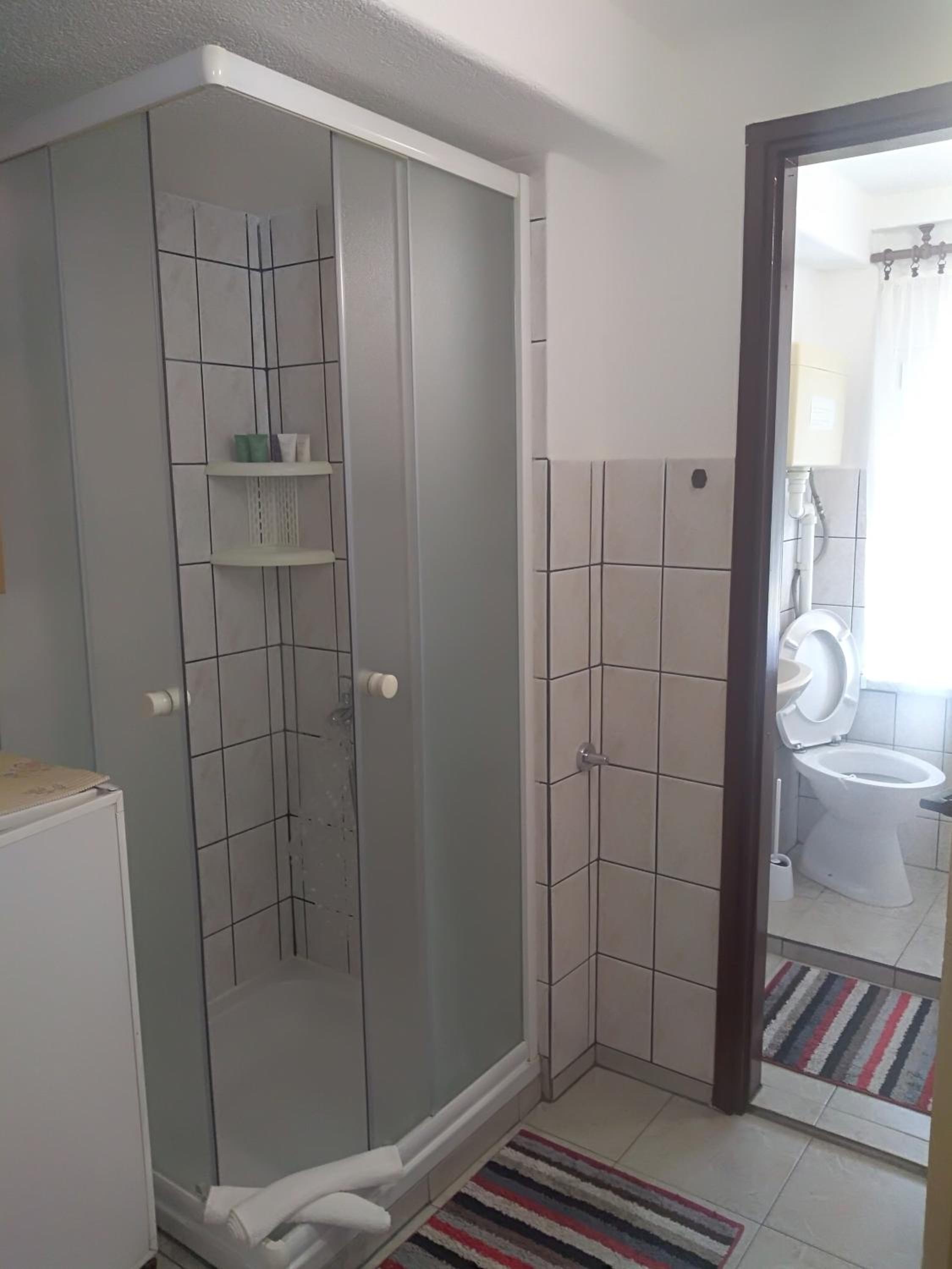 One-Bedroom Apartment - Photo 46