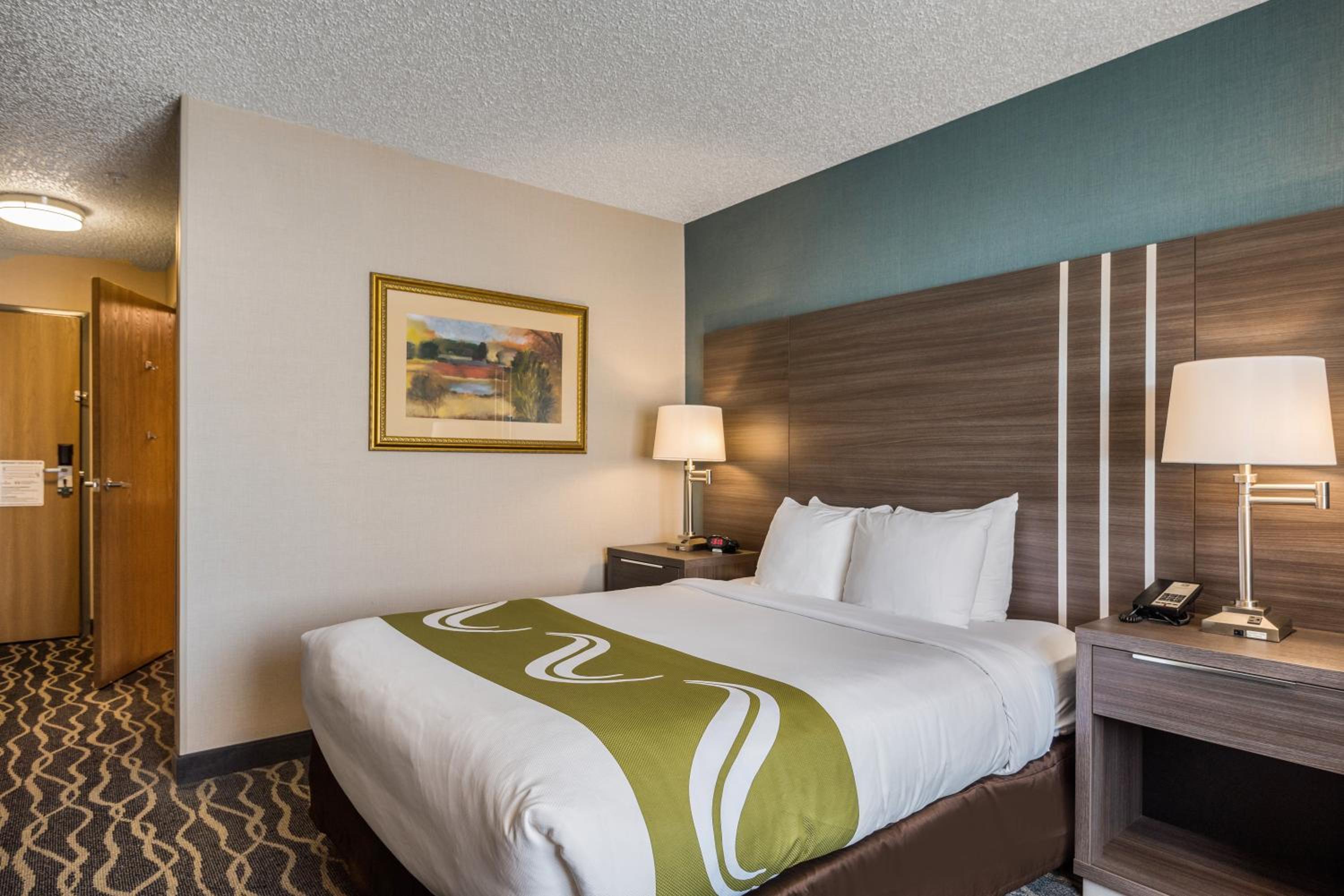 Queen Room - Accessible/Non-Smoking - Photo 4