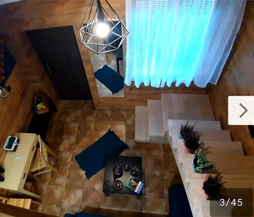 One-Bedroom Apartment - Photo 2