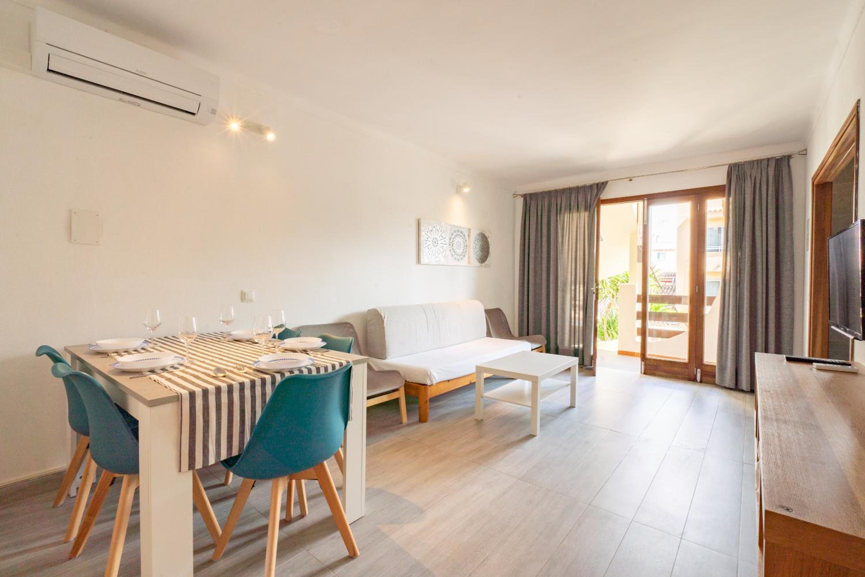 Apartamento de 2 habitaciones en el primer o segundo piso