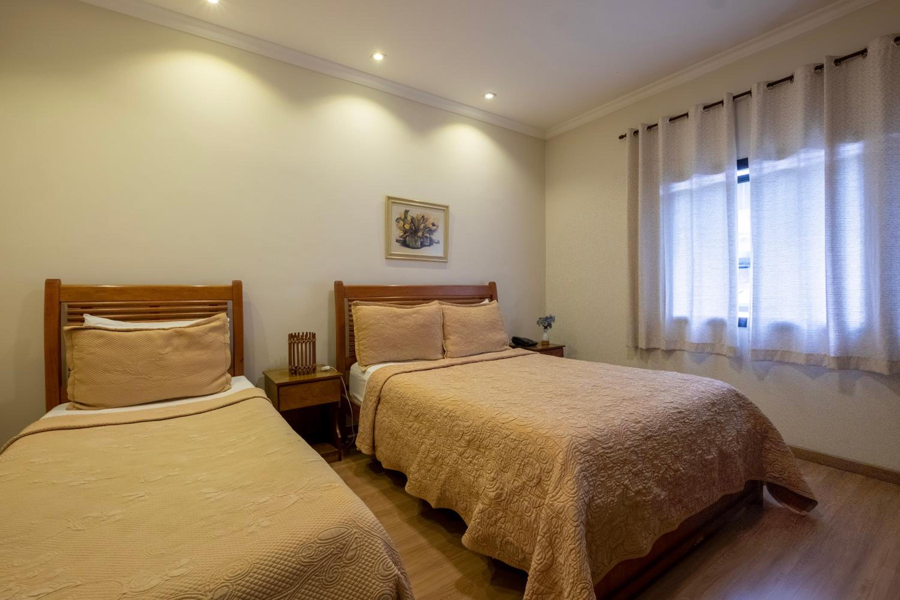 Executive Suite - Photo 6