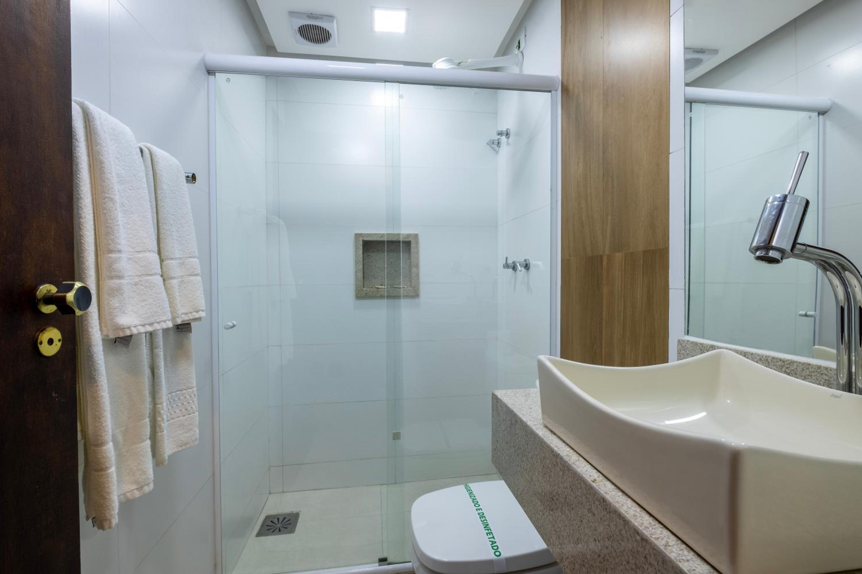 Executive Suite - Photo 8