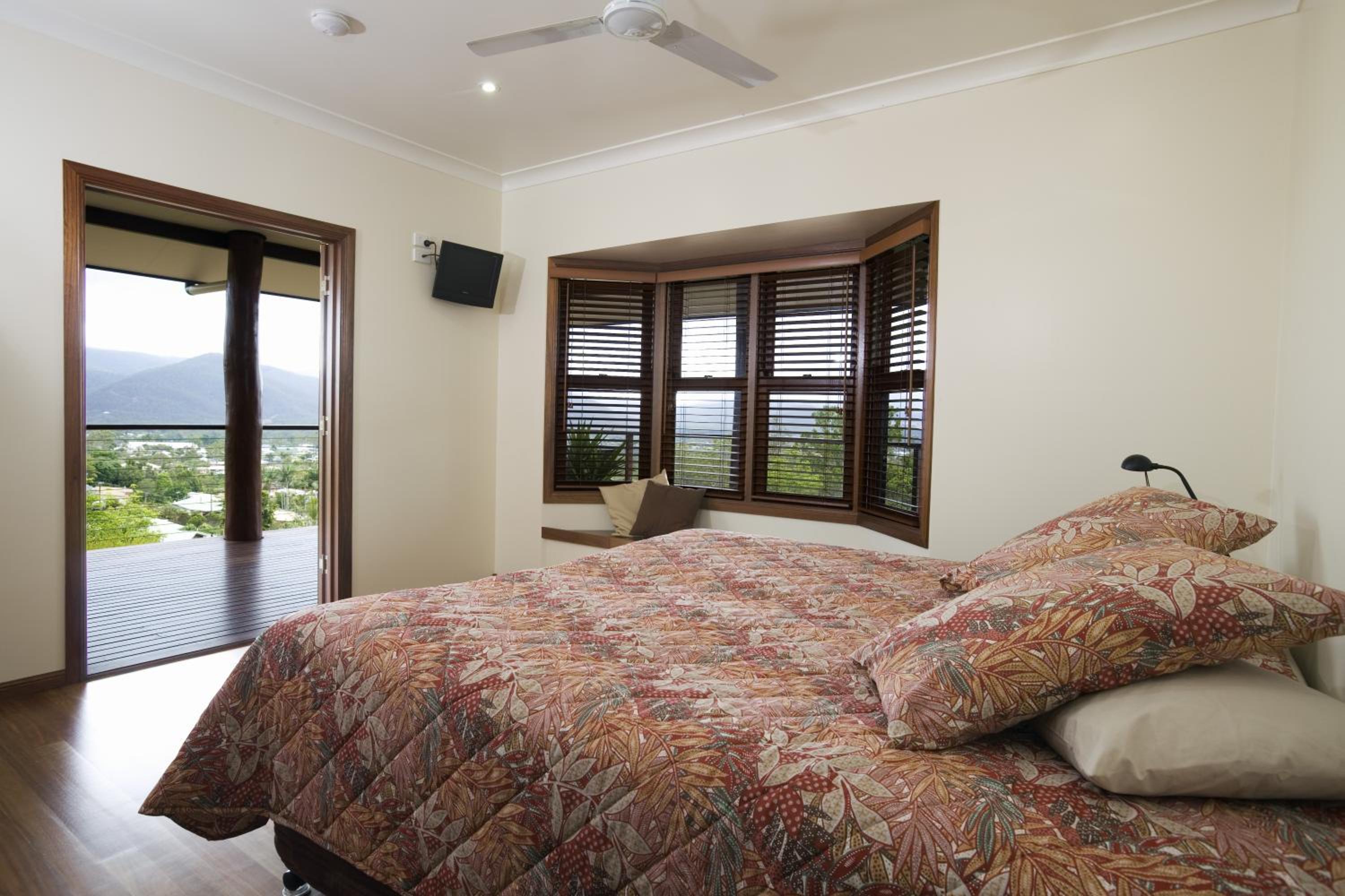 King Room with Two King Beds photo 2