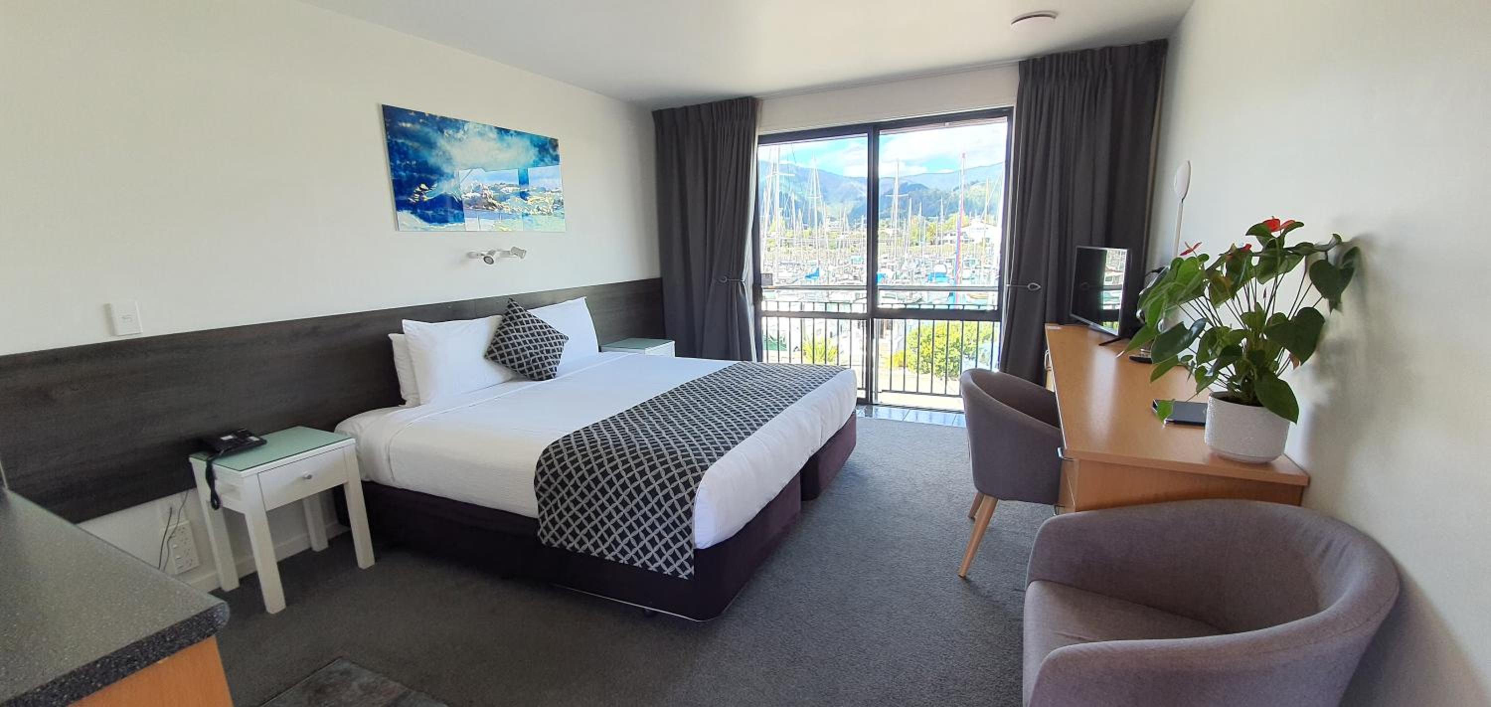 Executive Harbourview Studio