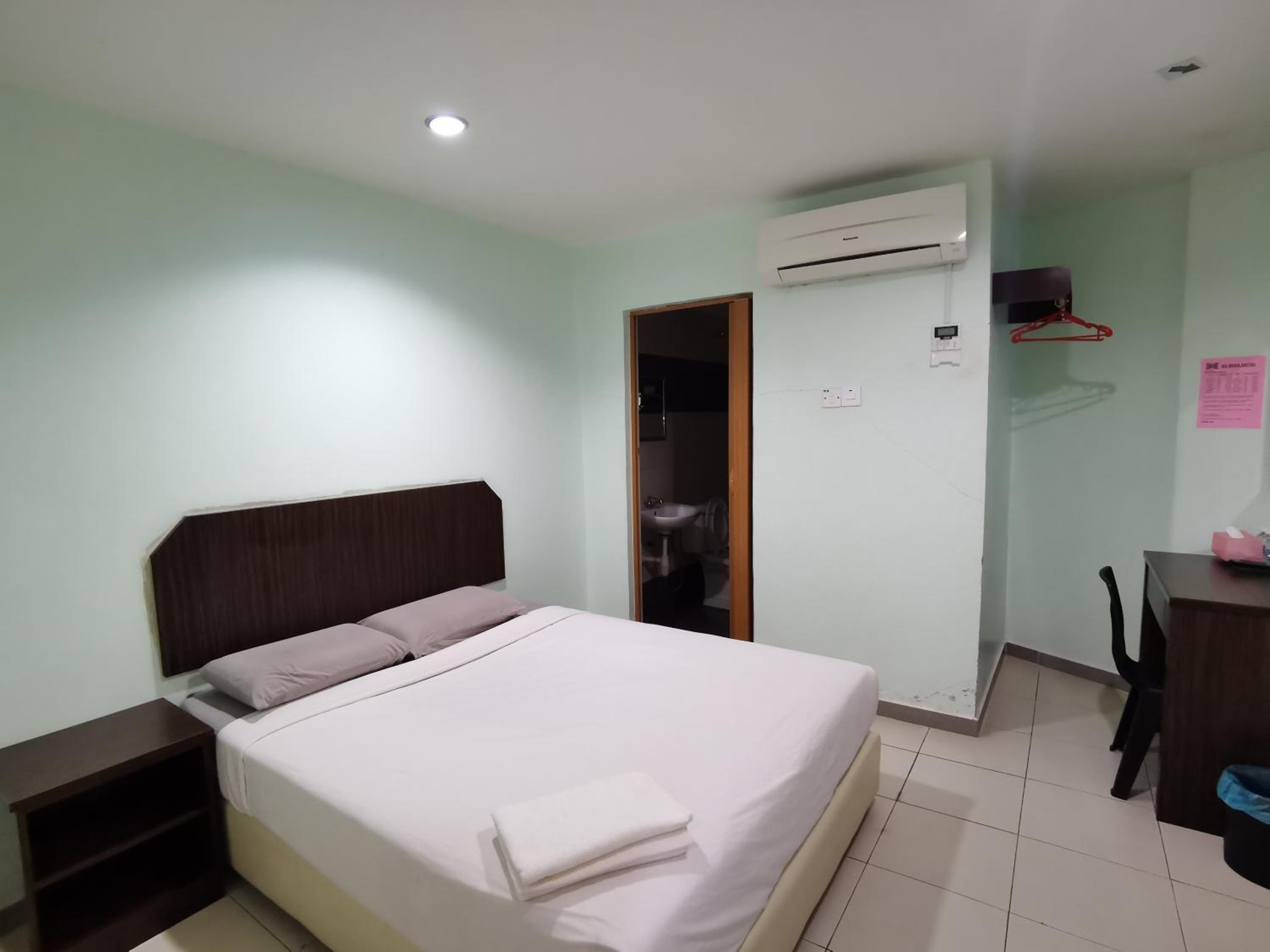 Economy Double Room photo 2