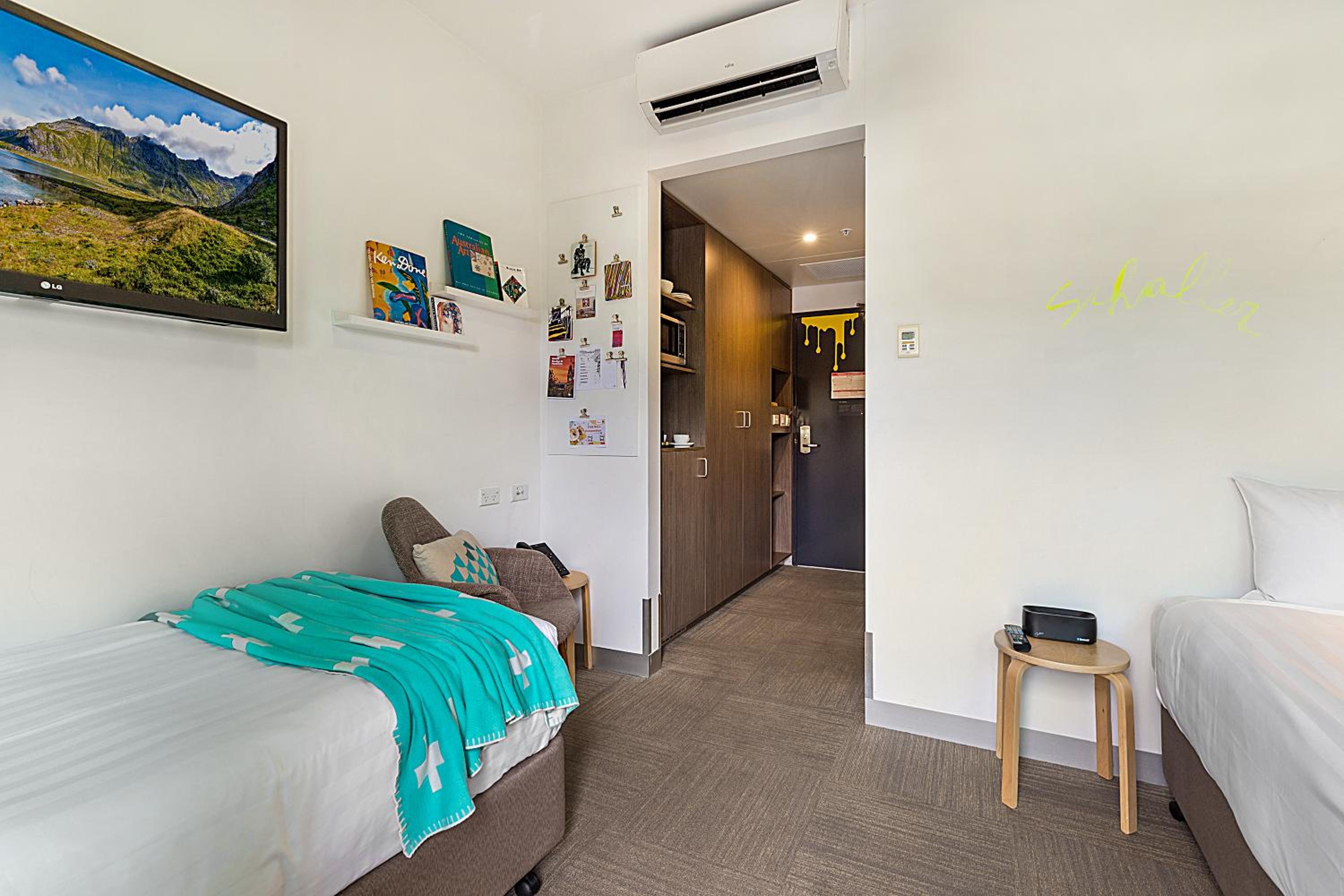 Standard Twin Room with Balcony photo 3