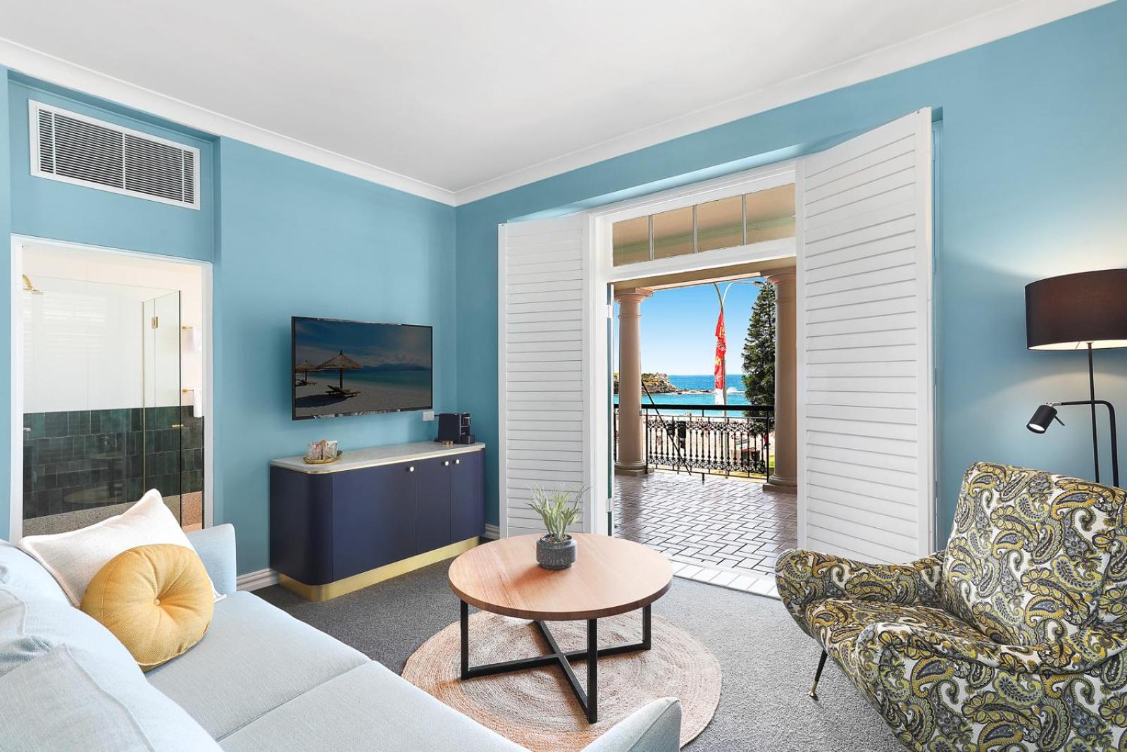 King Suite with Ocean View thumbnail 6