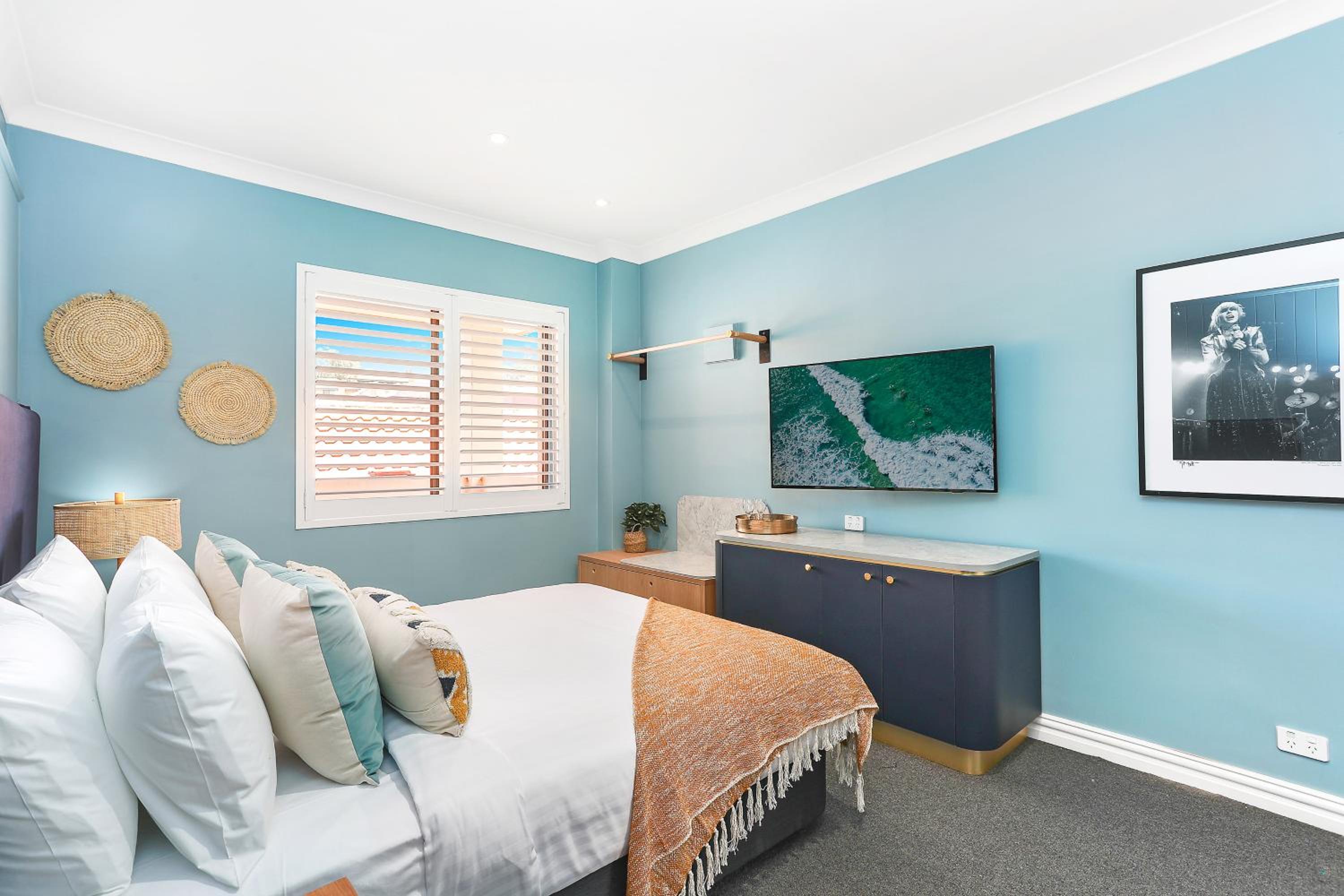 Double Room thumbnail 5