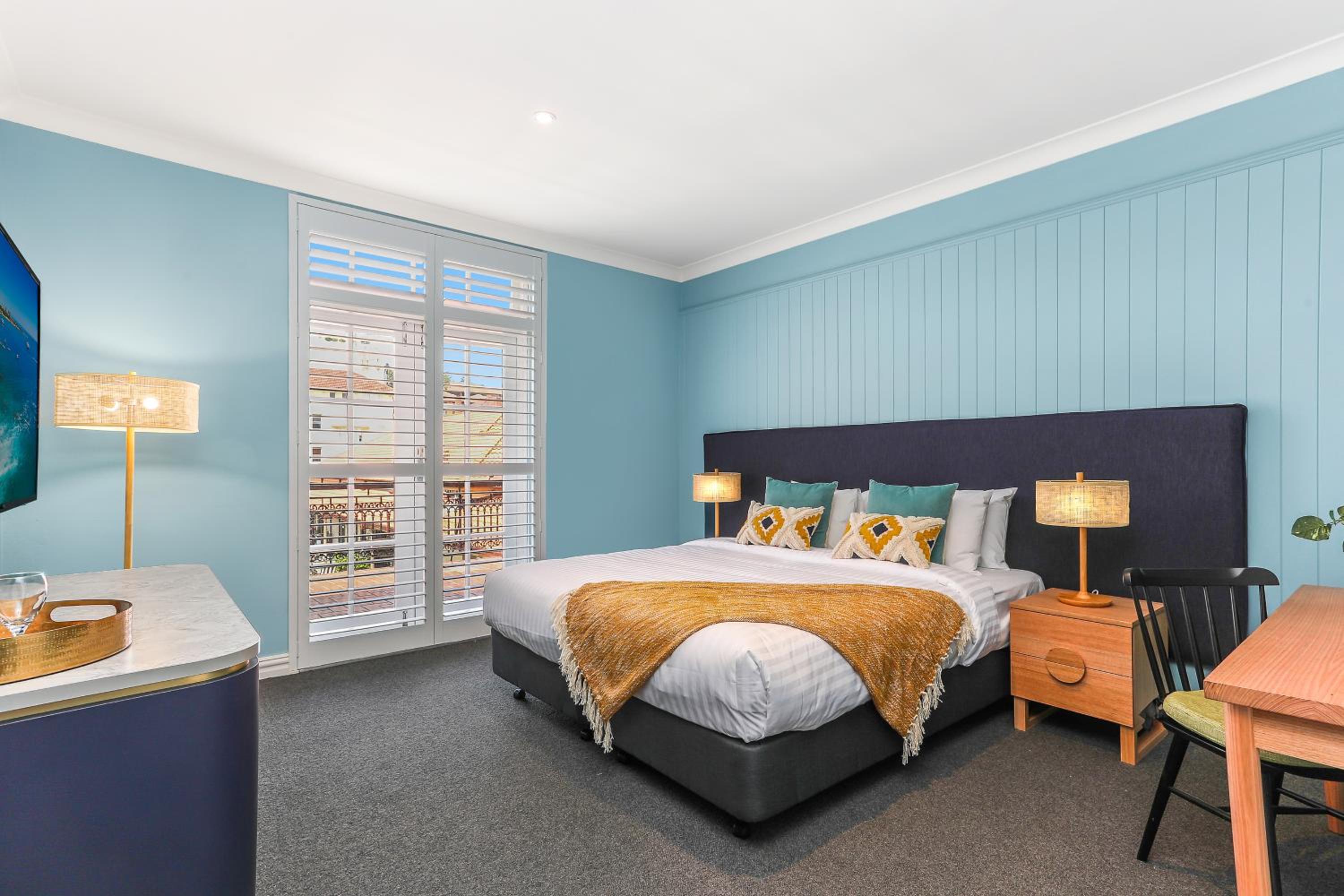 King Room with Garden View thumbnail 5