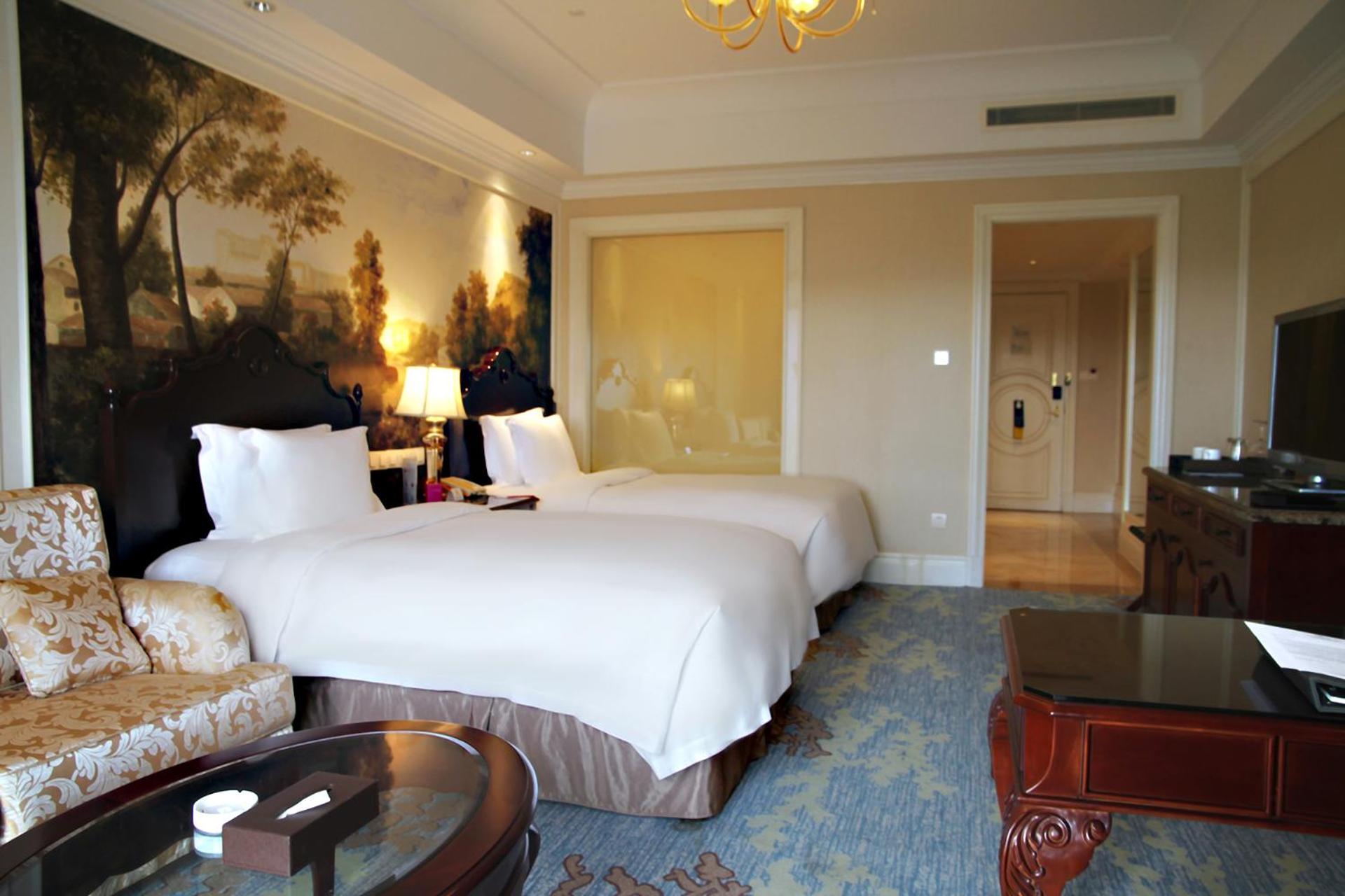 Standard Twin Room with Lounge Access