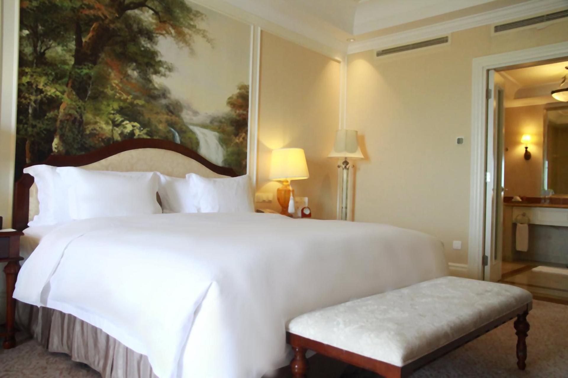 Junior King Suite - Lounge Access
