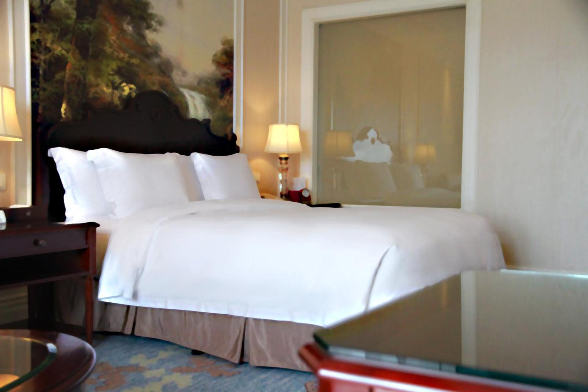 Standard King Room photo 2