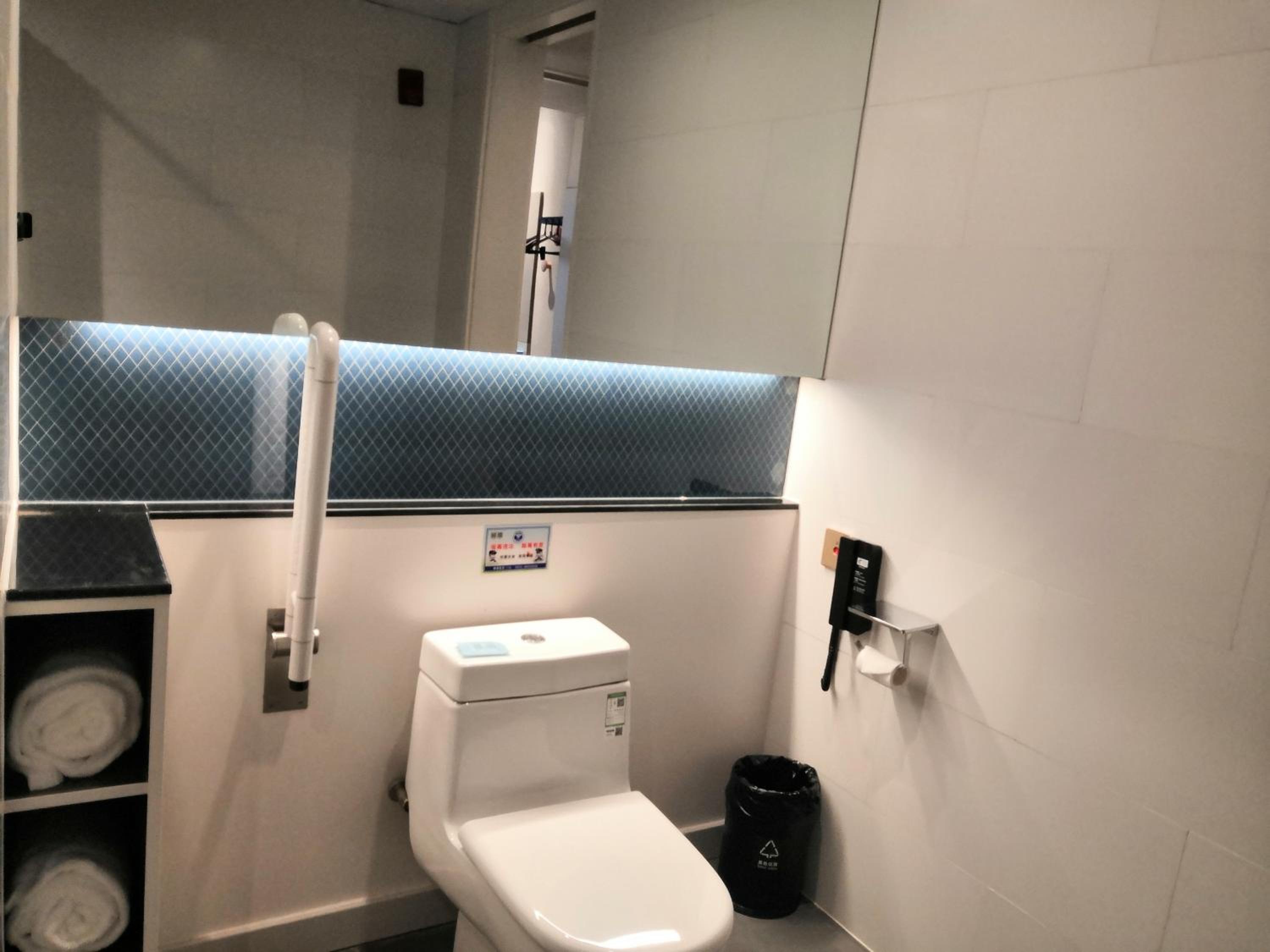 Standard Twin Room - Accessible - Photo 2