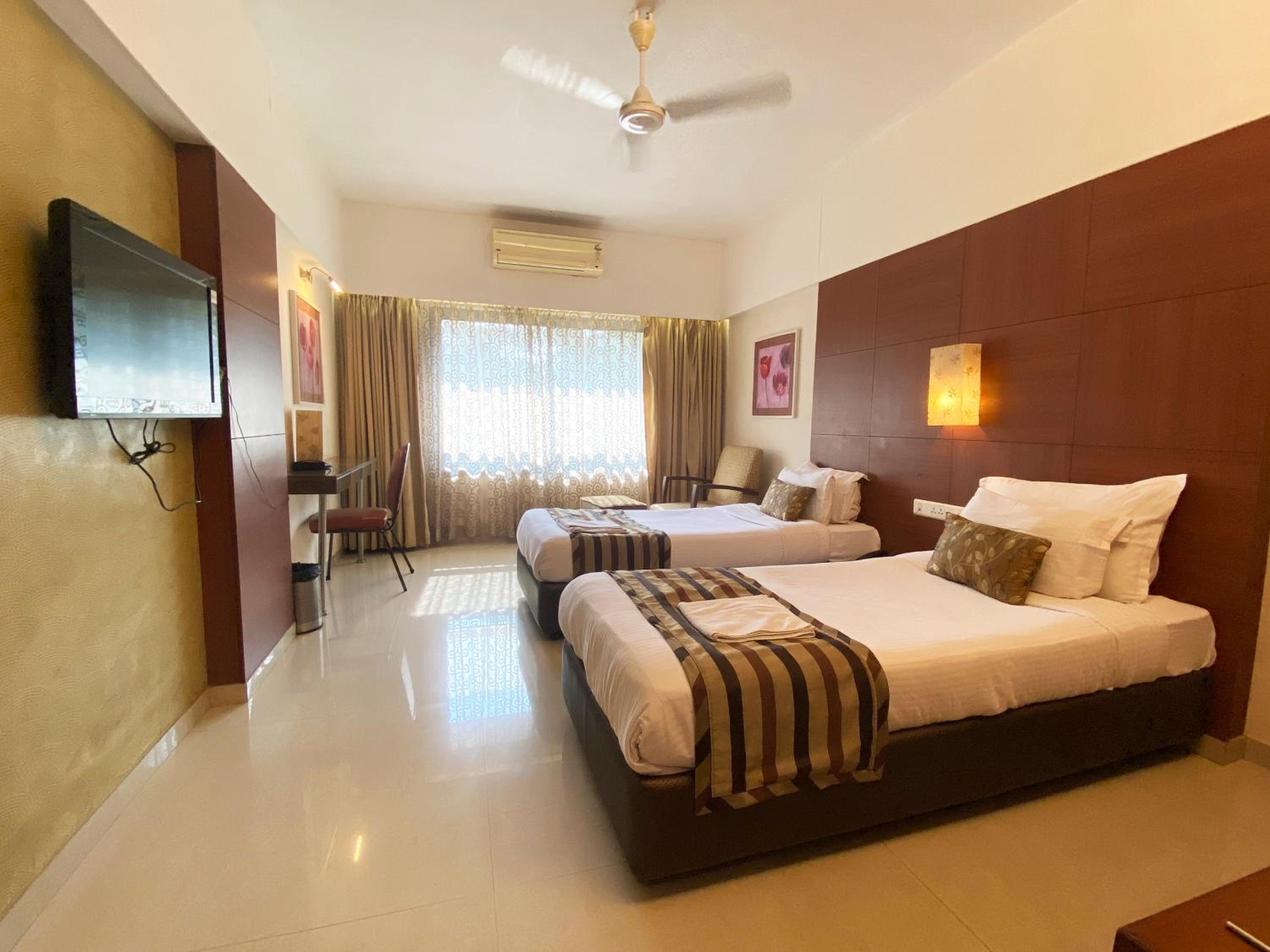 Deluxe Twin Room - Photo 7