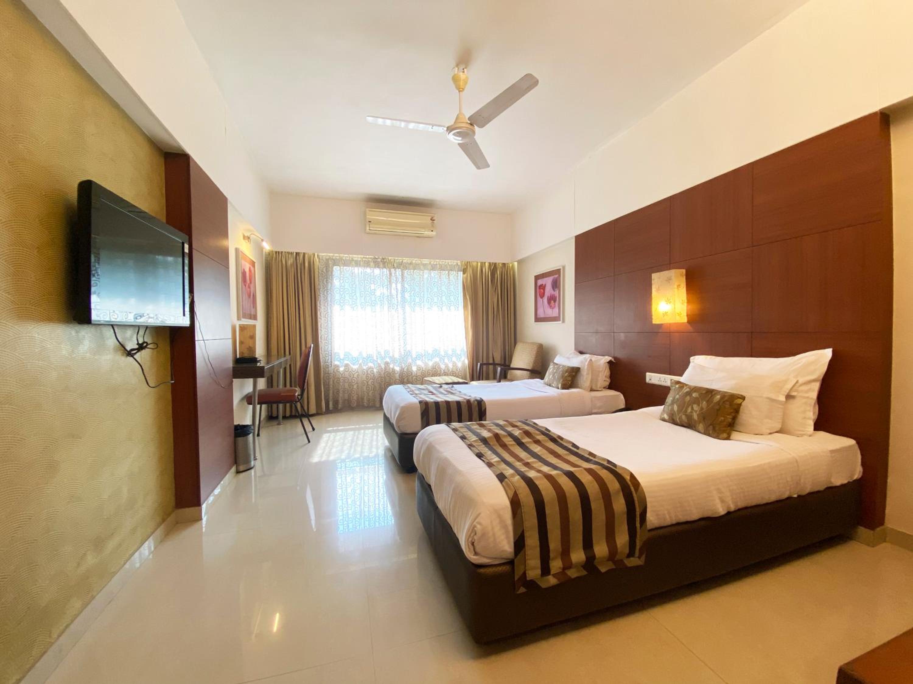 Deluxe Twin Room - Photo 2