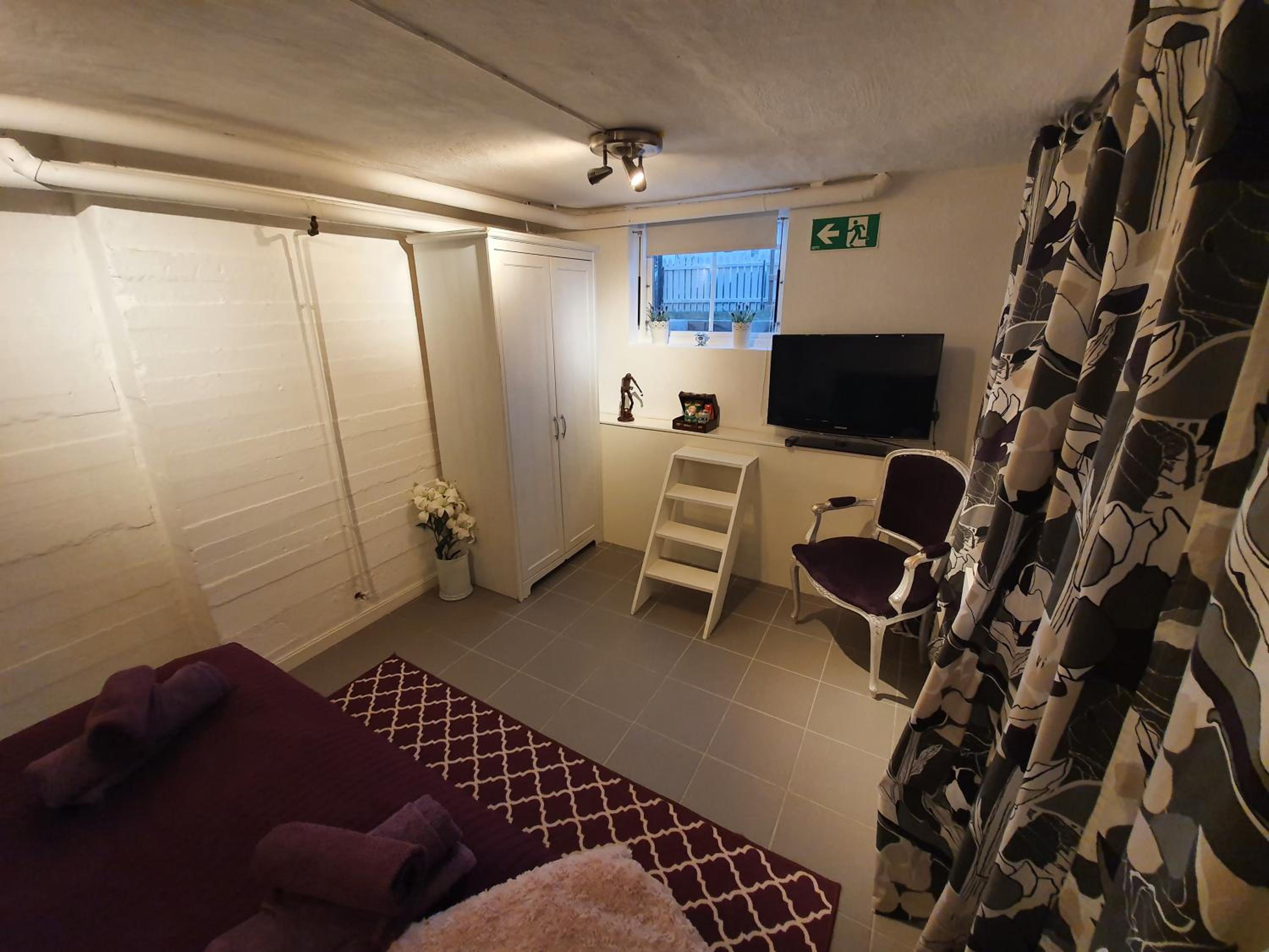 One-Bedroom Apartment - Photo 6