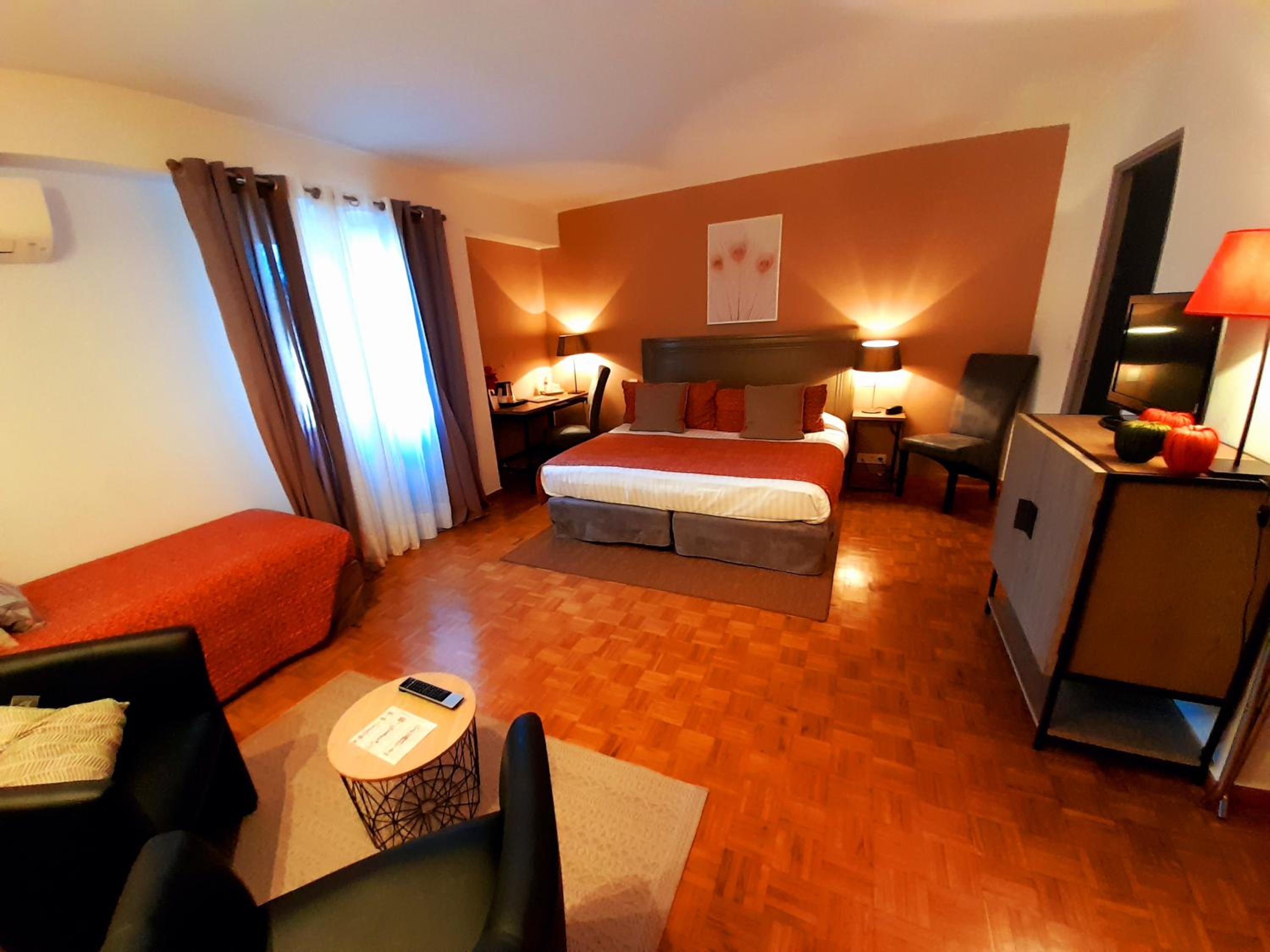 Classic Quadruple Room - Photo 7