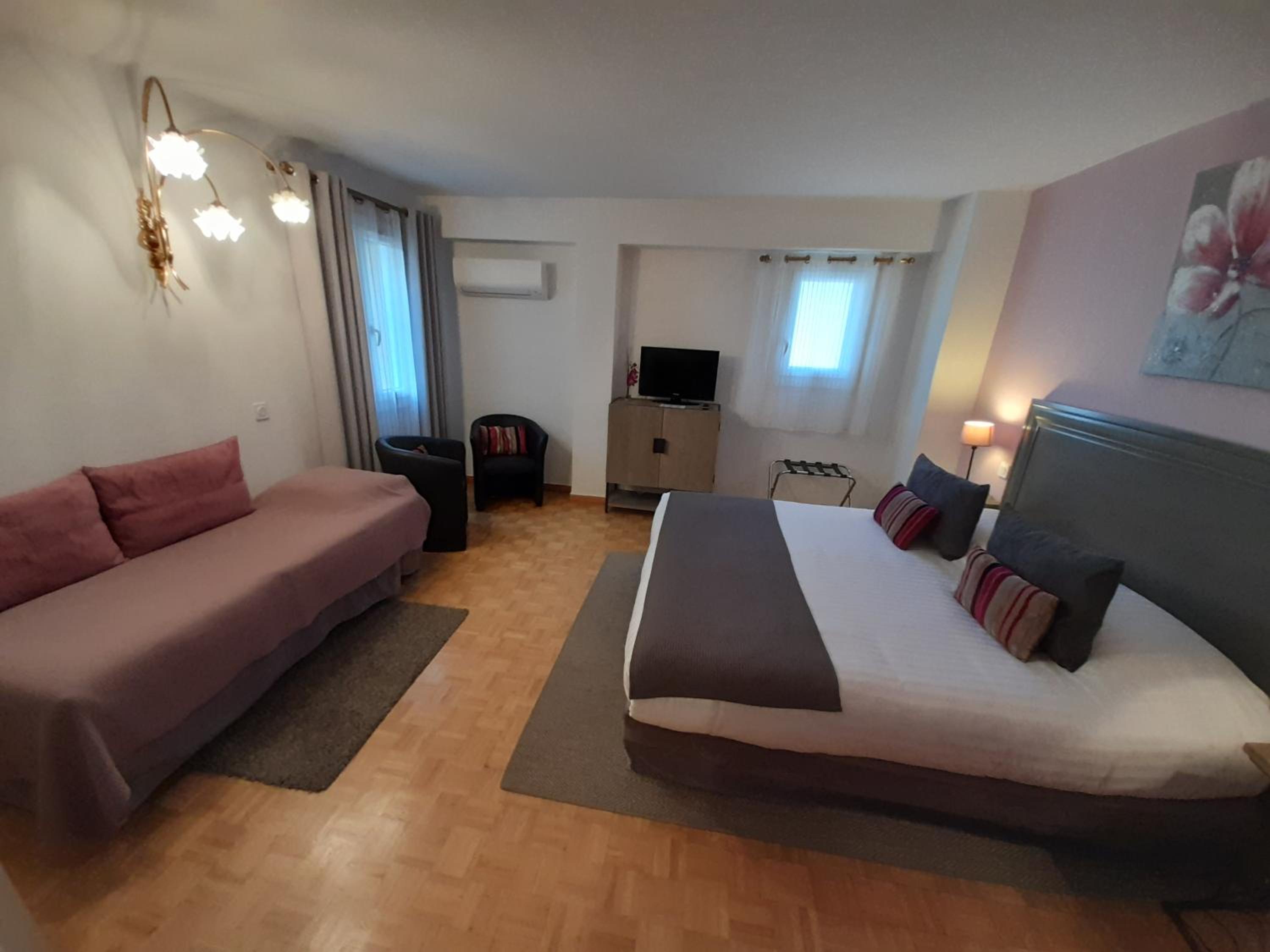 Classic Triple Room - Photo 7