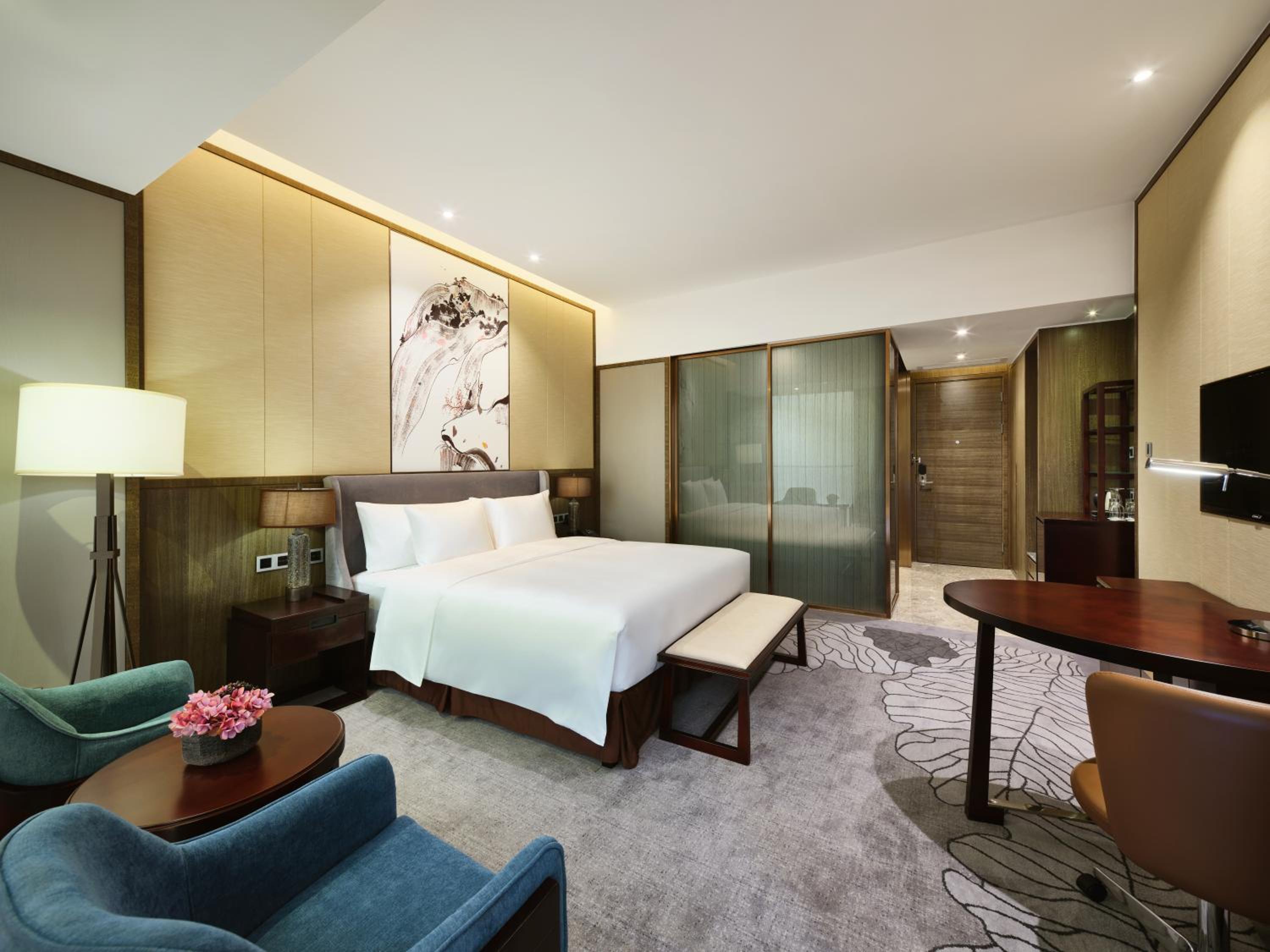 Premium King Room - Photo 1