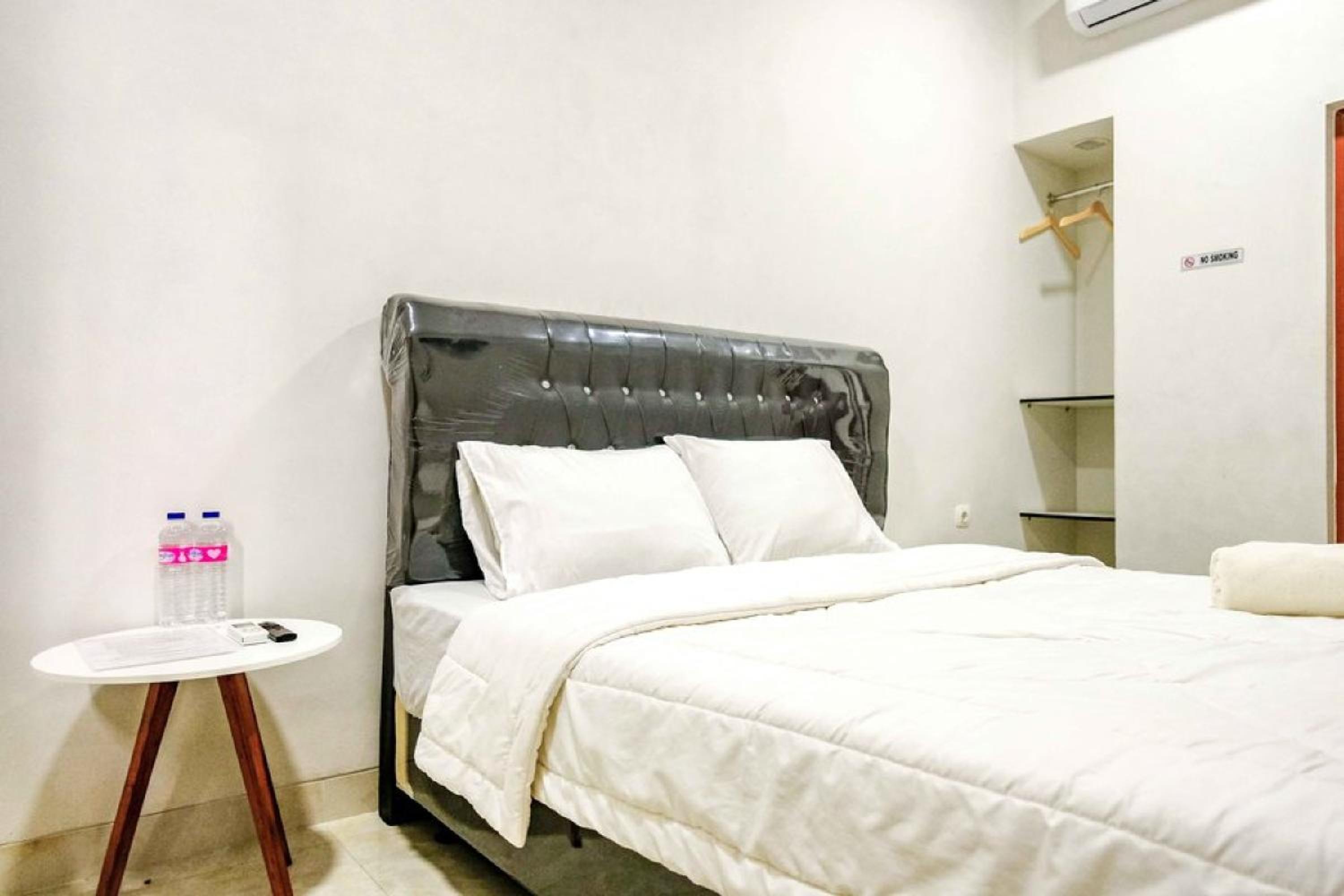 Standard King Room - Photo 6