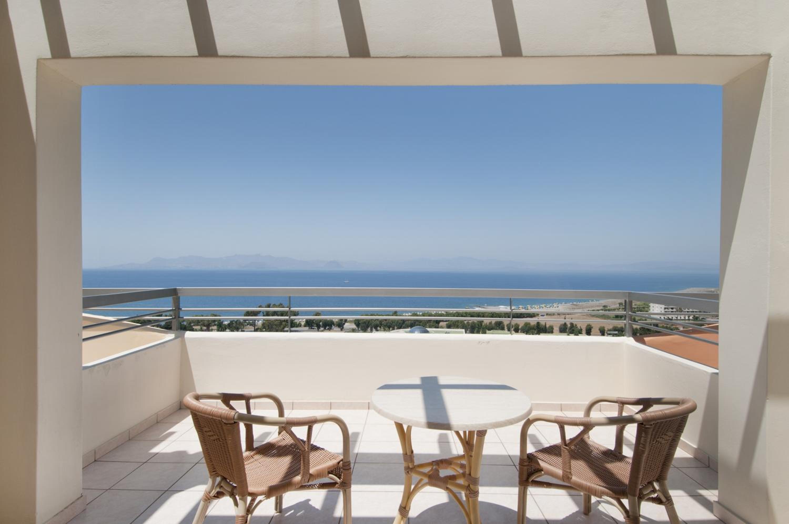 Double Room with Sea View - Photo 5