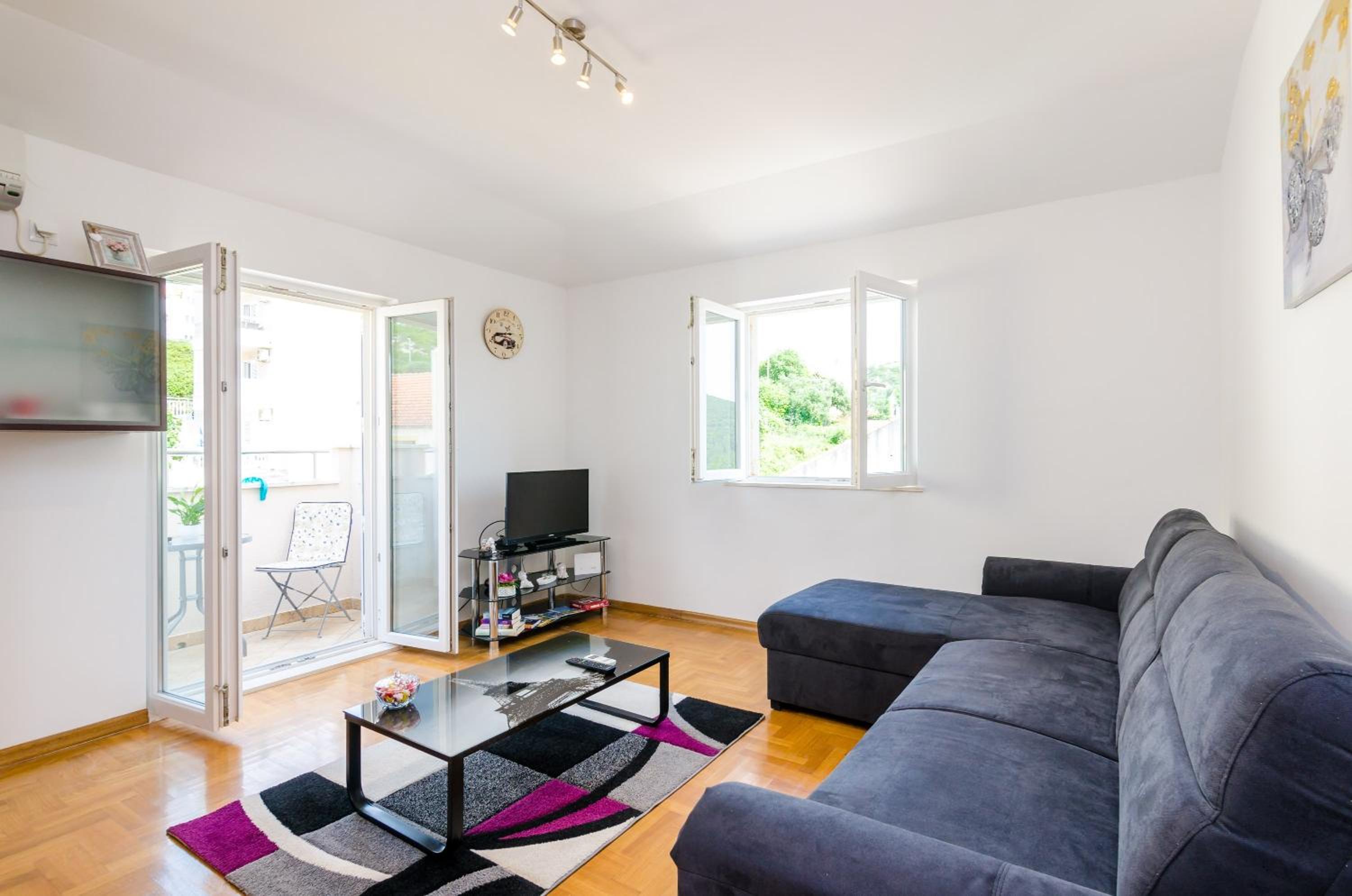 One-Bedroom Apartment with Balcony