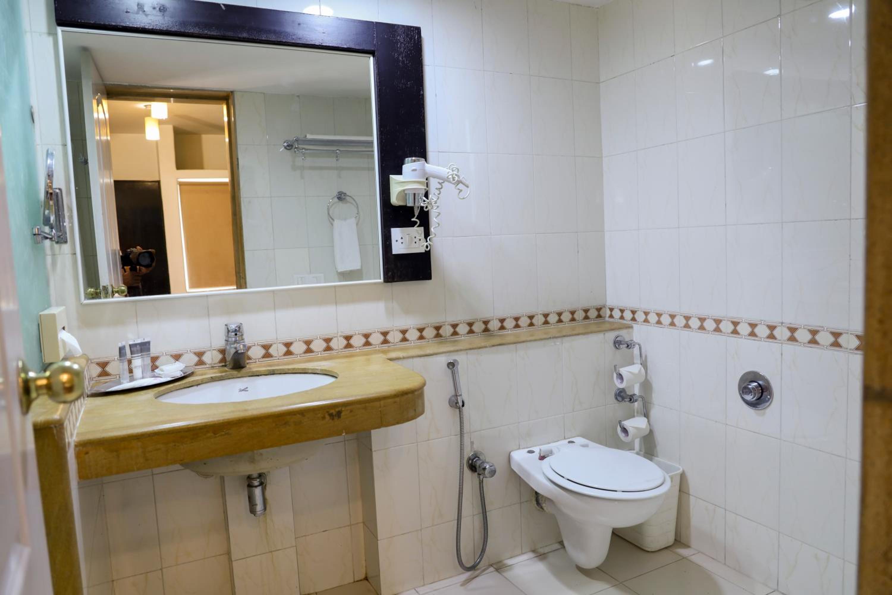 Deluxe Suite with 15% Discount on Food & Beverages - Photo 4