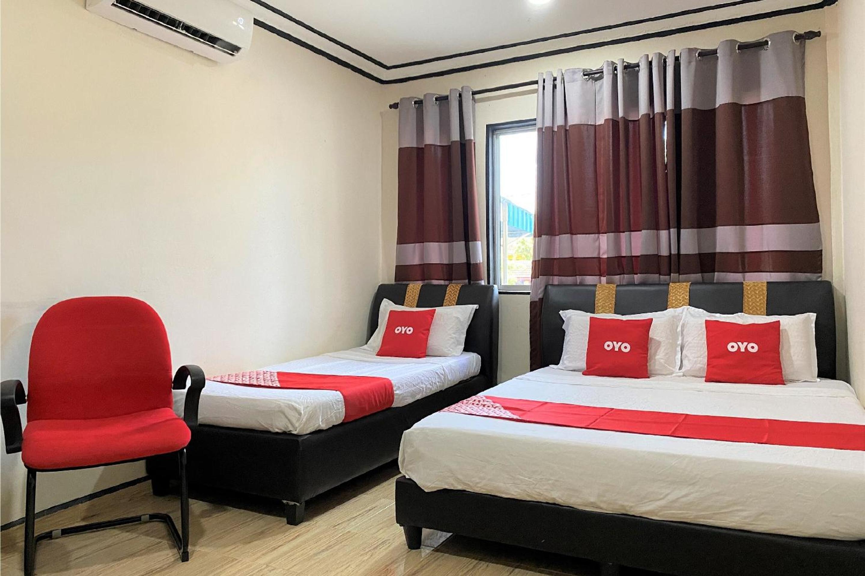 Deluxe Triple Room - Photo 1