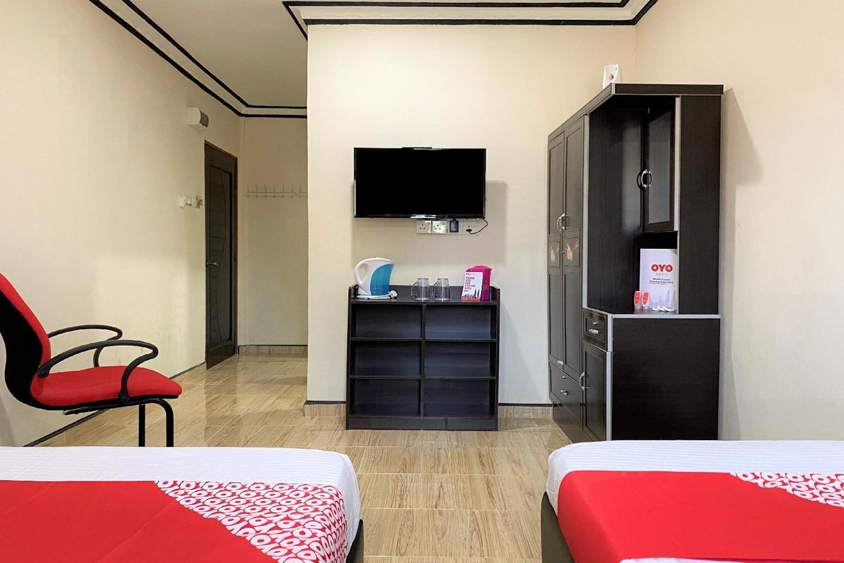 Deluxe Triple Room - Photo 8