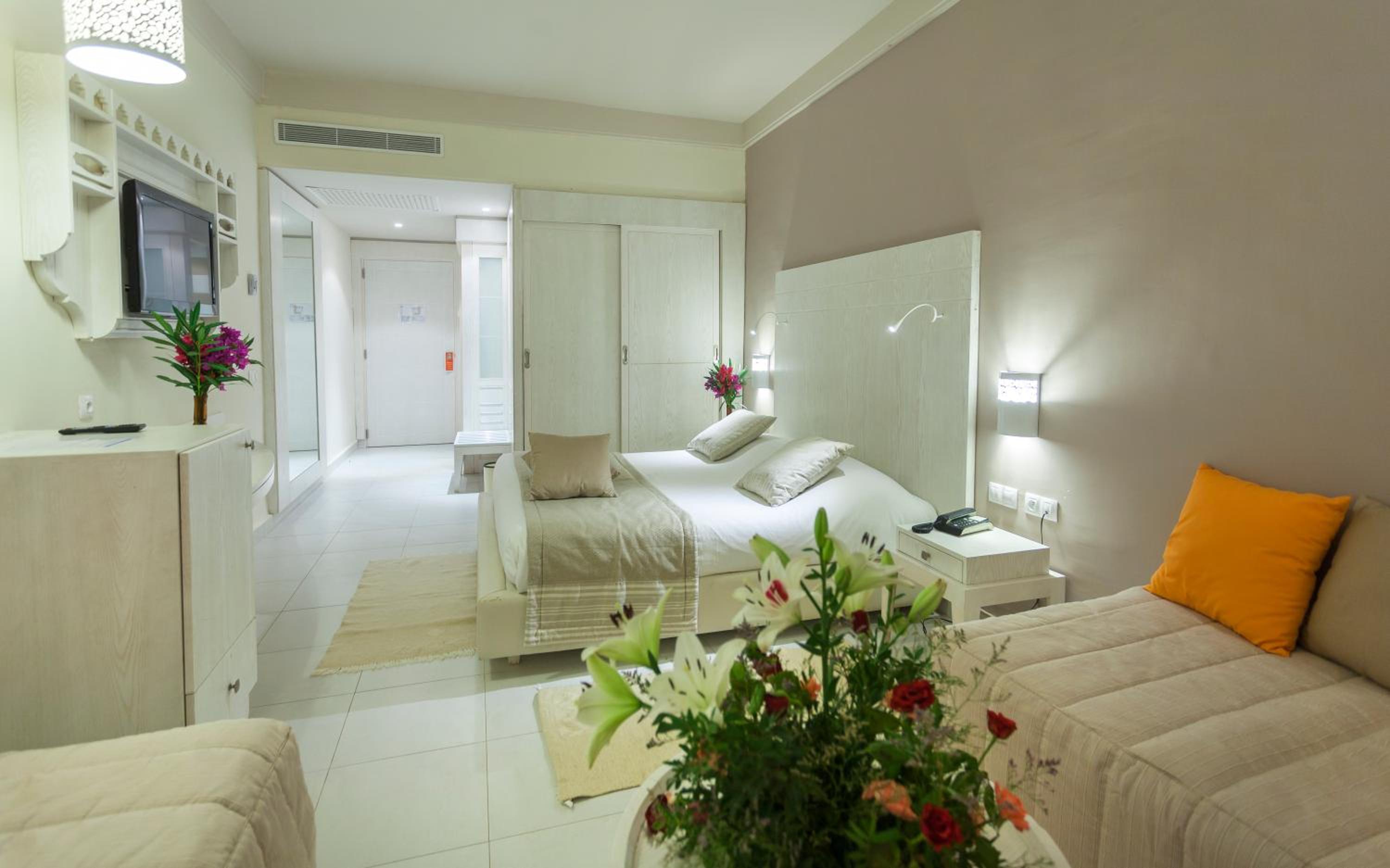 Quadruple Room with Garden View photo 2
