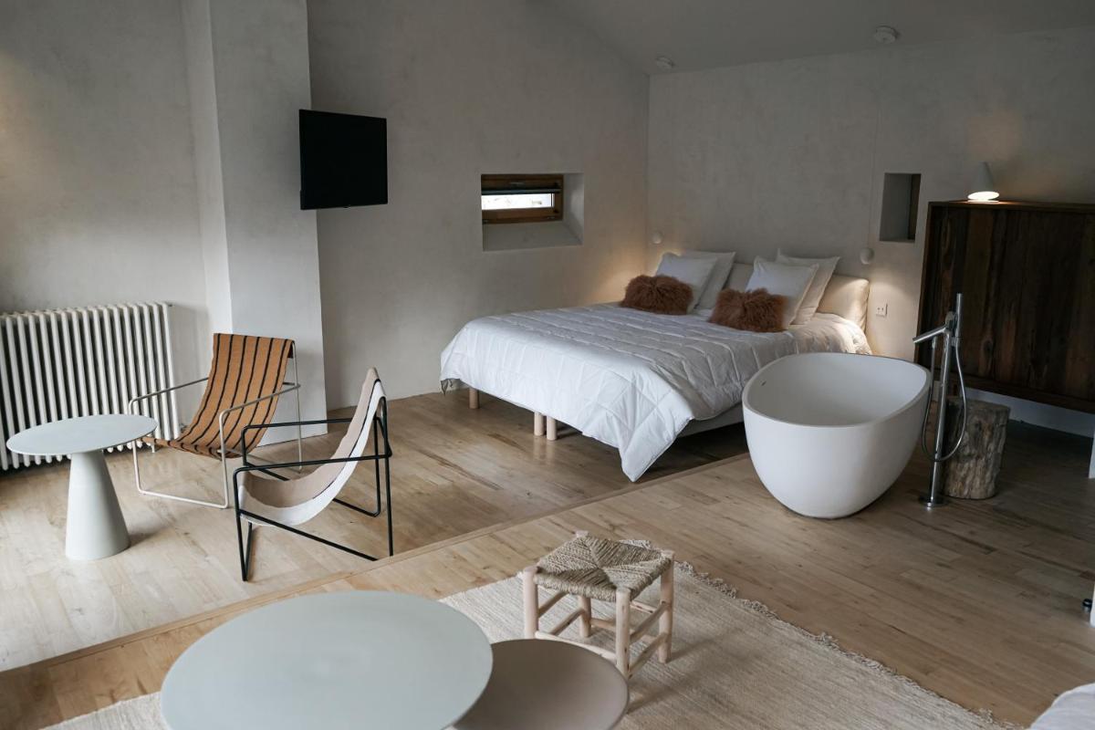 Deluxe Double Room with Bath