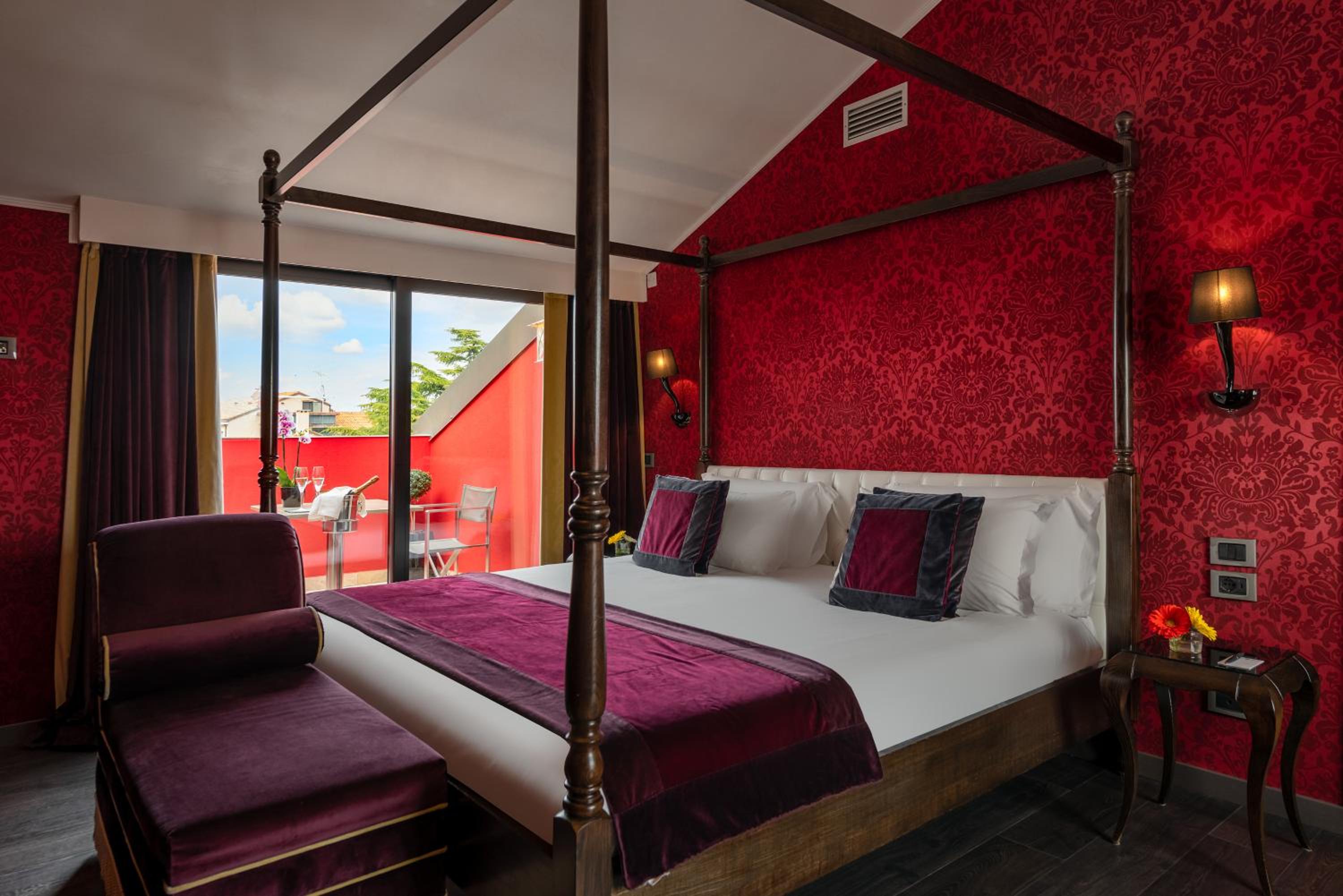 Panoramic Suite with two terraces and Jacuzzi photo 2