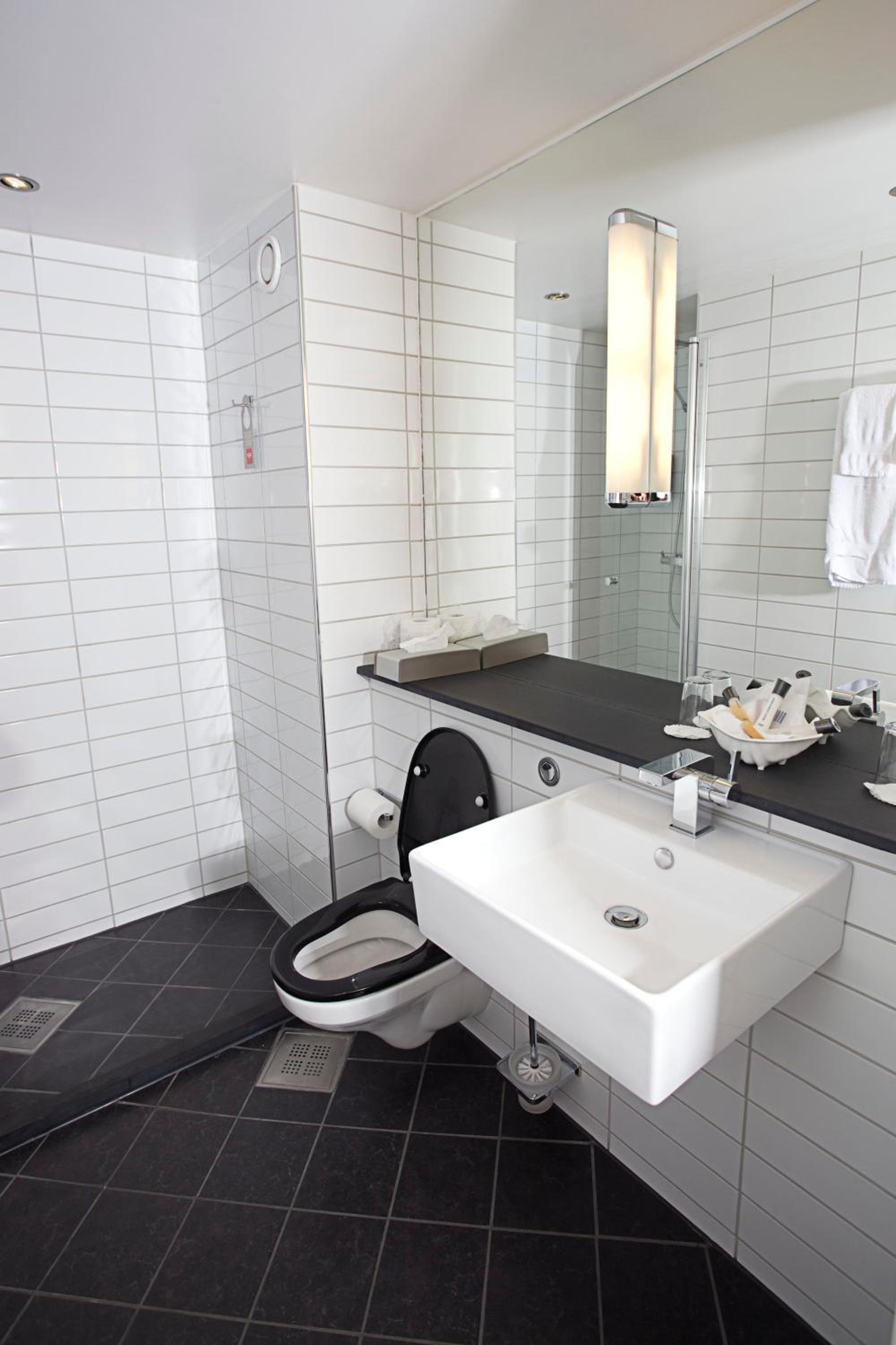 Standard Twin Room - Photo 4