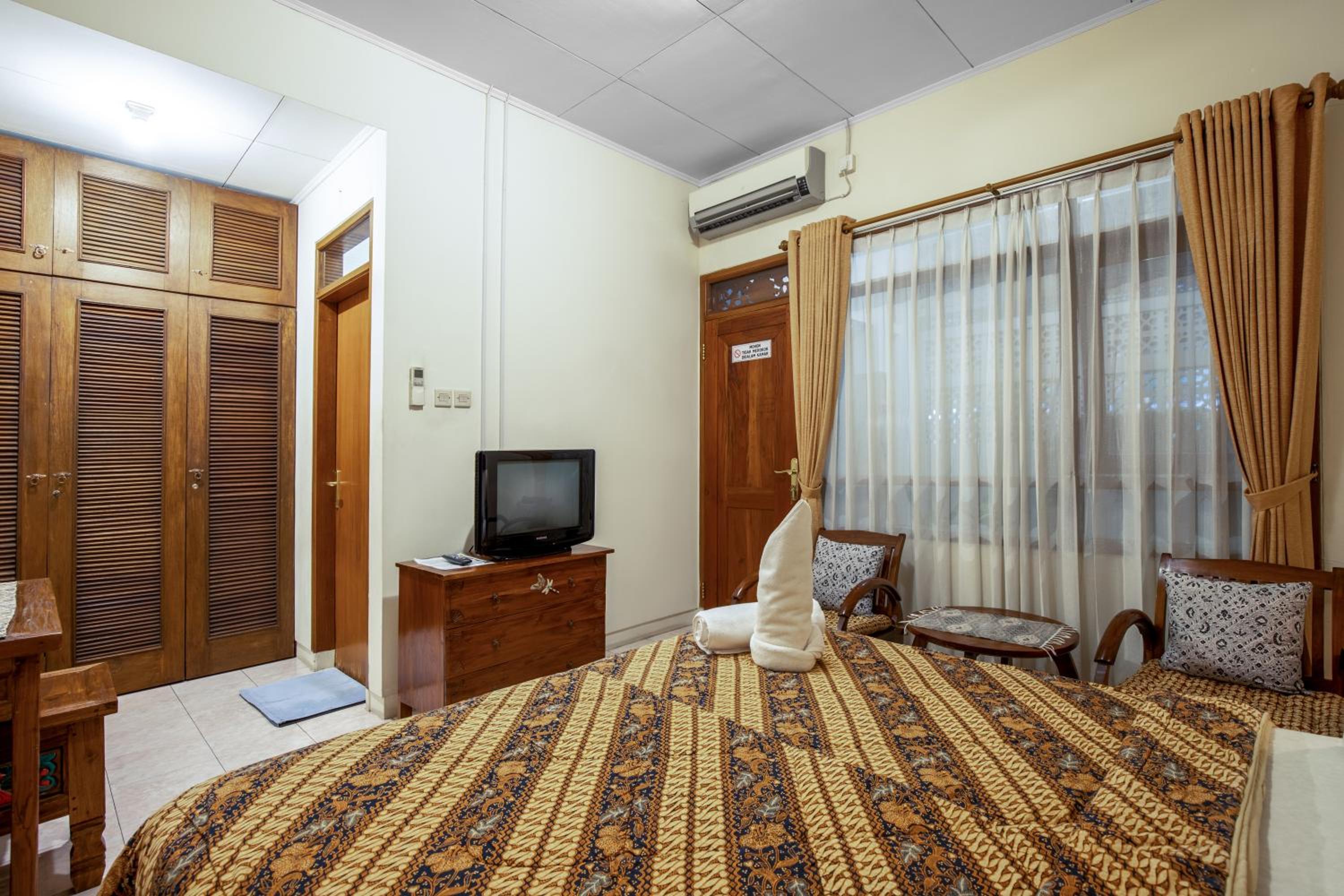 Standard Queen Room - Photo 4