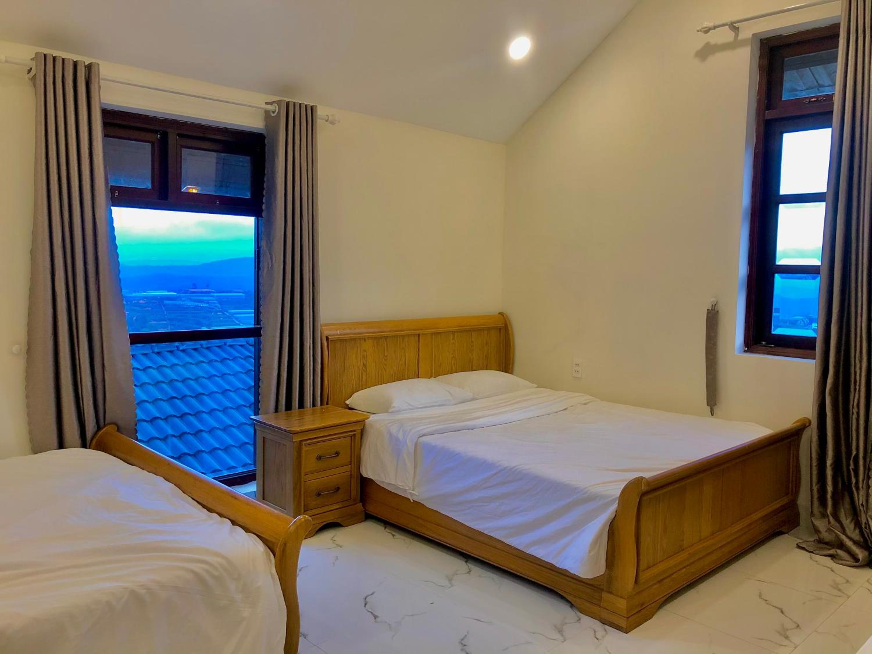 Quadruple Room with Mountain View photo 3