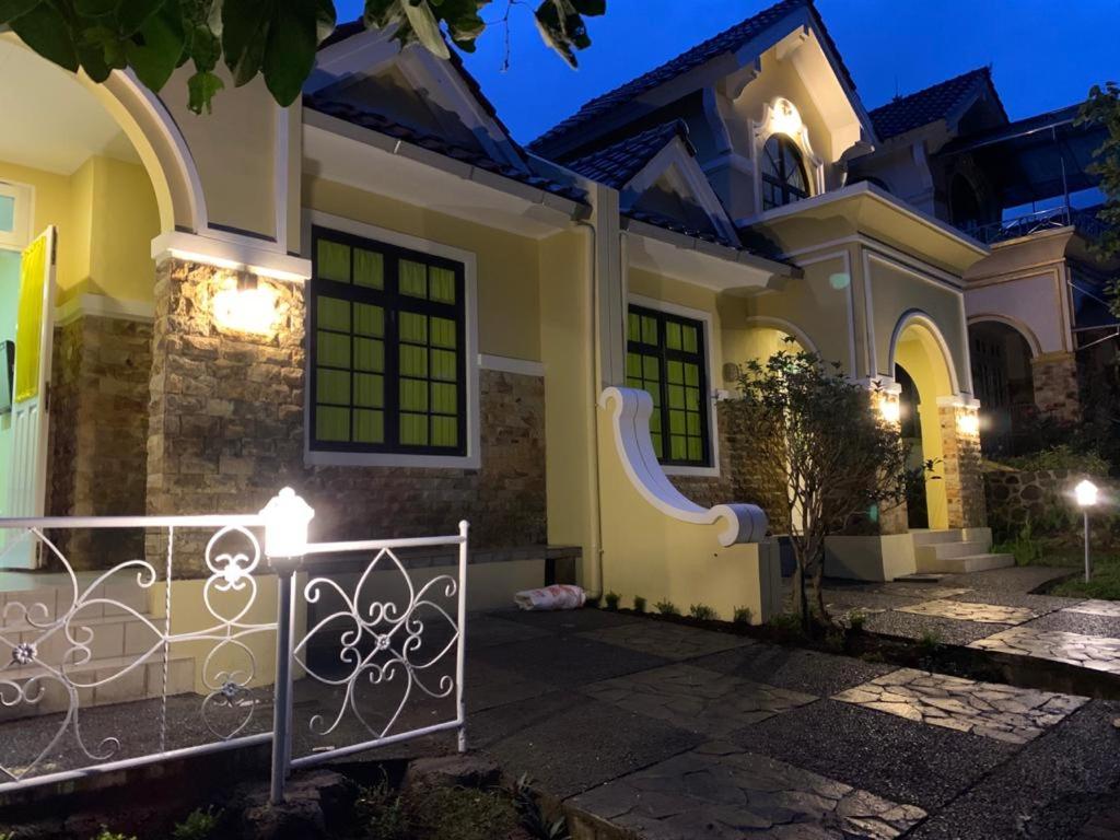Villa with Garden View - Photo 4