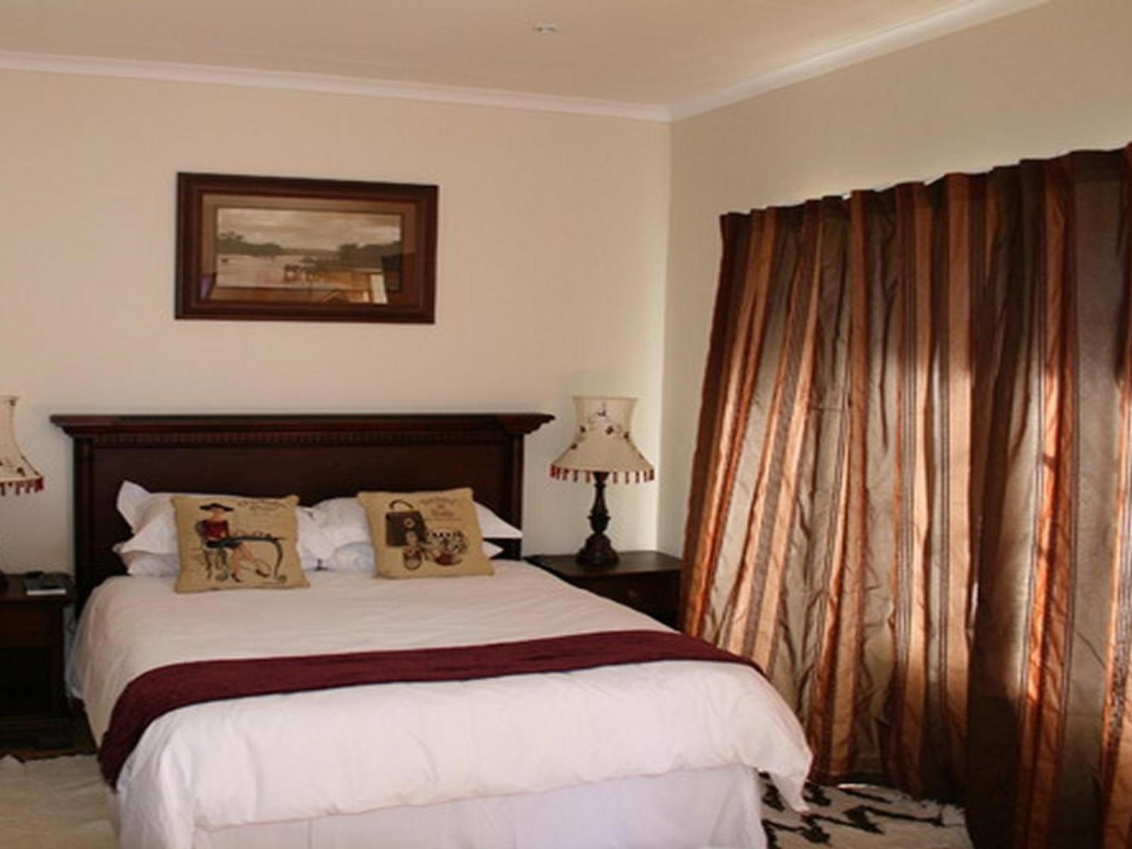 Executive Queen Room - Photo 13