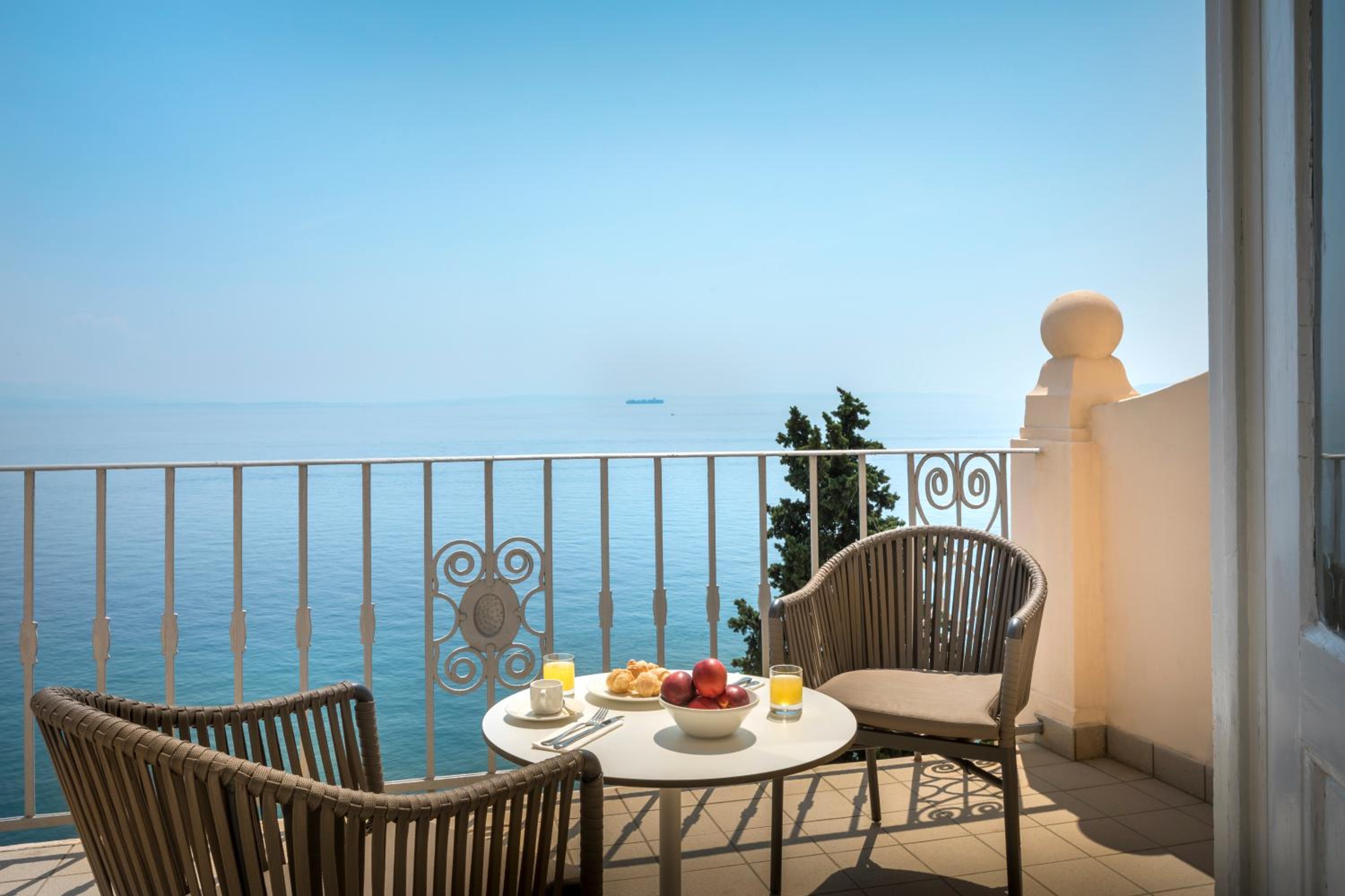 Double Room with Sea View photo 3
