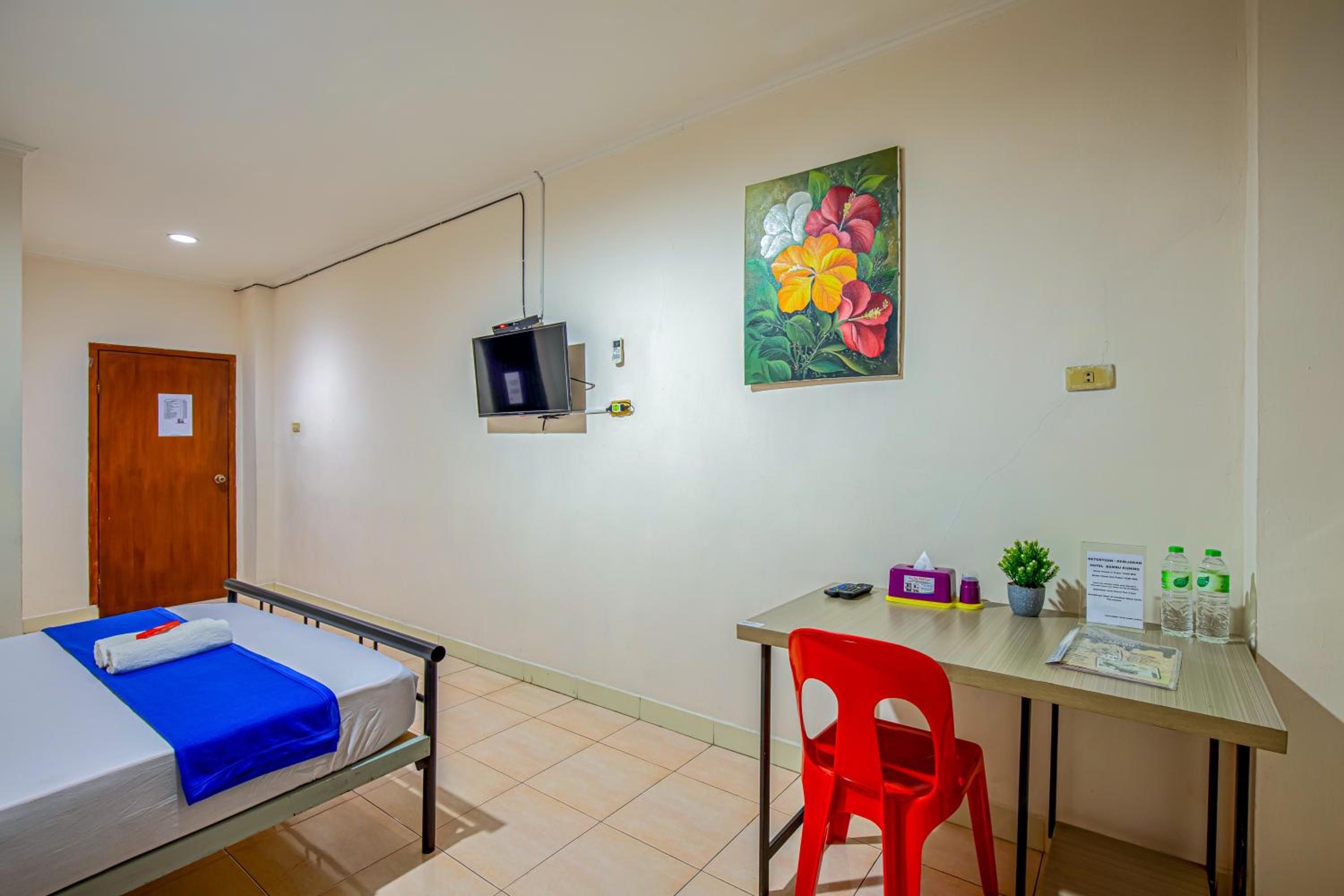 Standard King Room - Photo 15