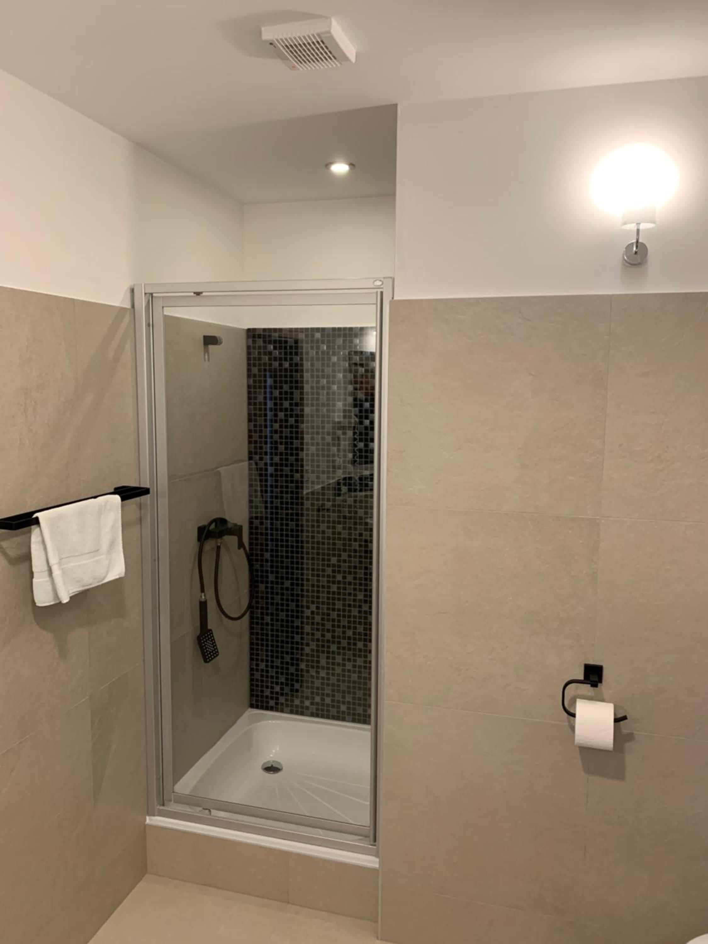 Suite - Photo 5