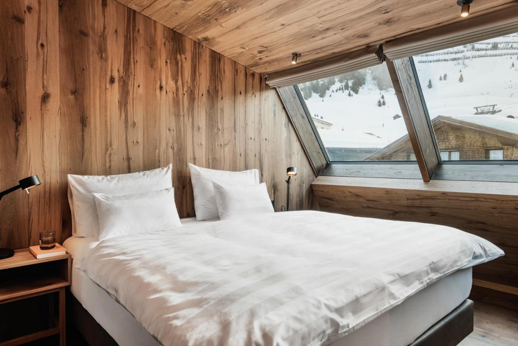 Mastersuite with Mountain View