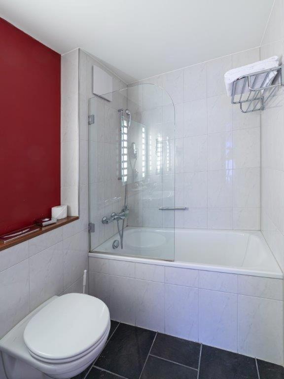 Double or Twin Room with Garden View - Photo 12