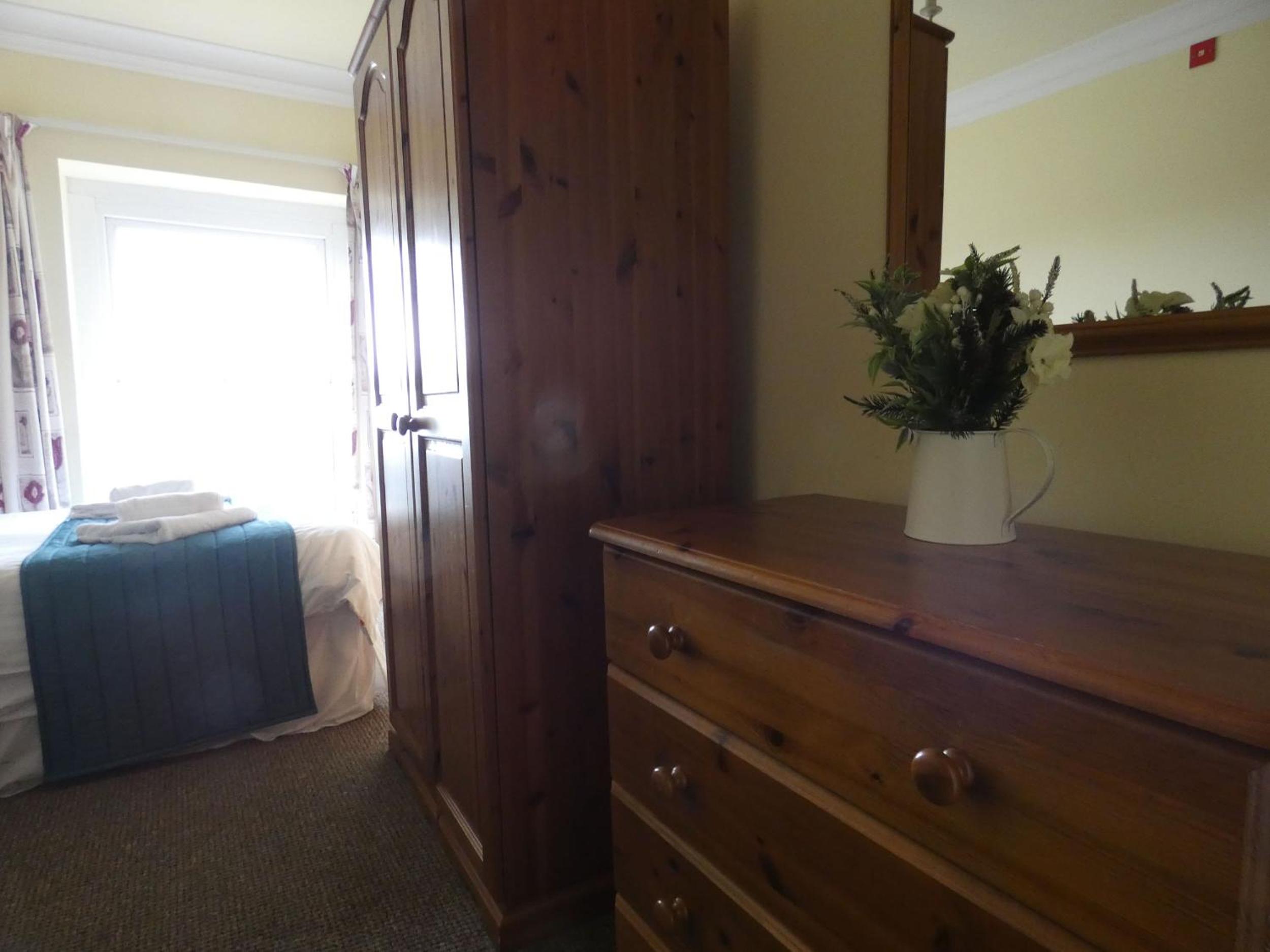Two-Bedroom Apartment - Photo 5