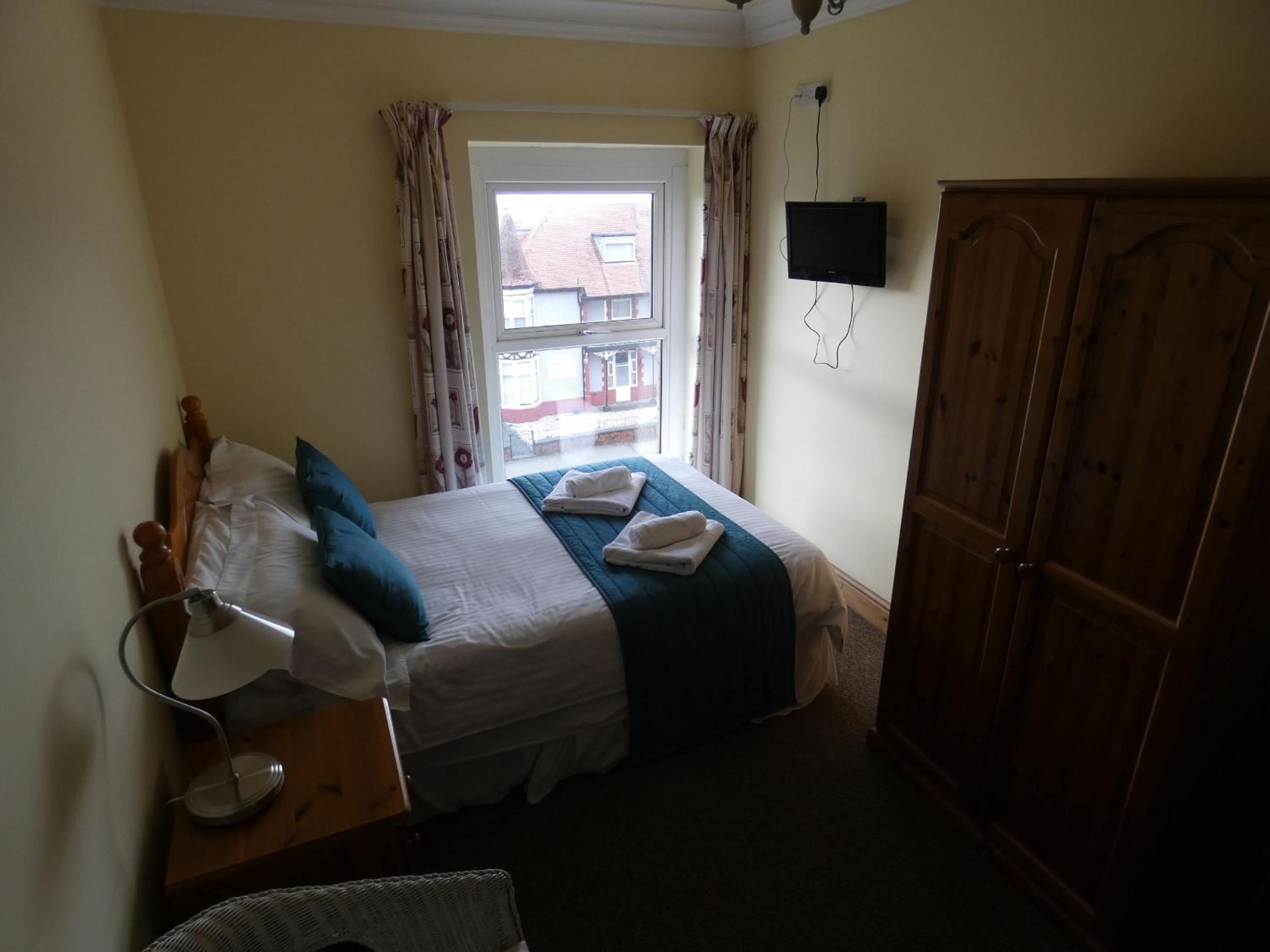 Two-Bedroom Apartment - Photo 4