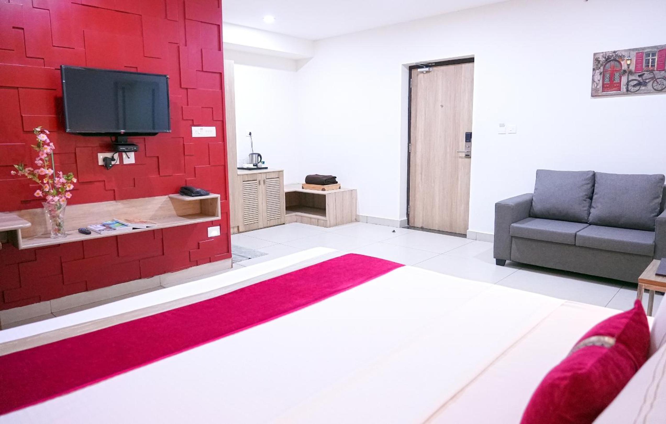 Deluxe Room - Photo 14