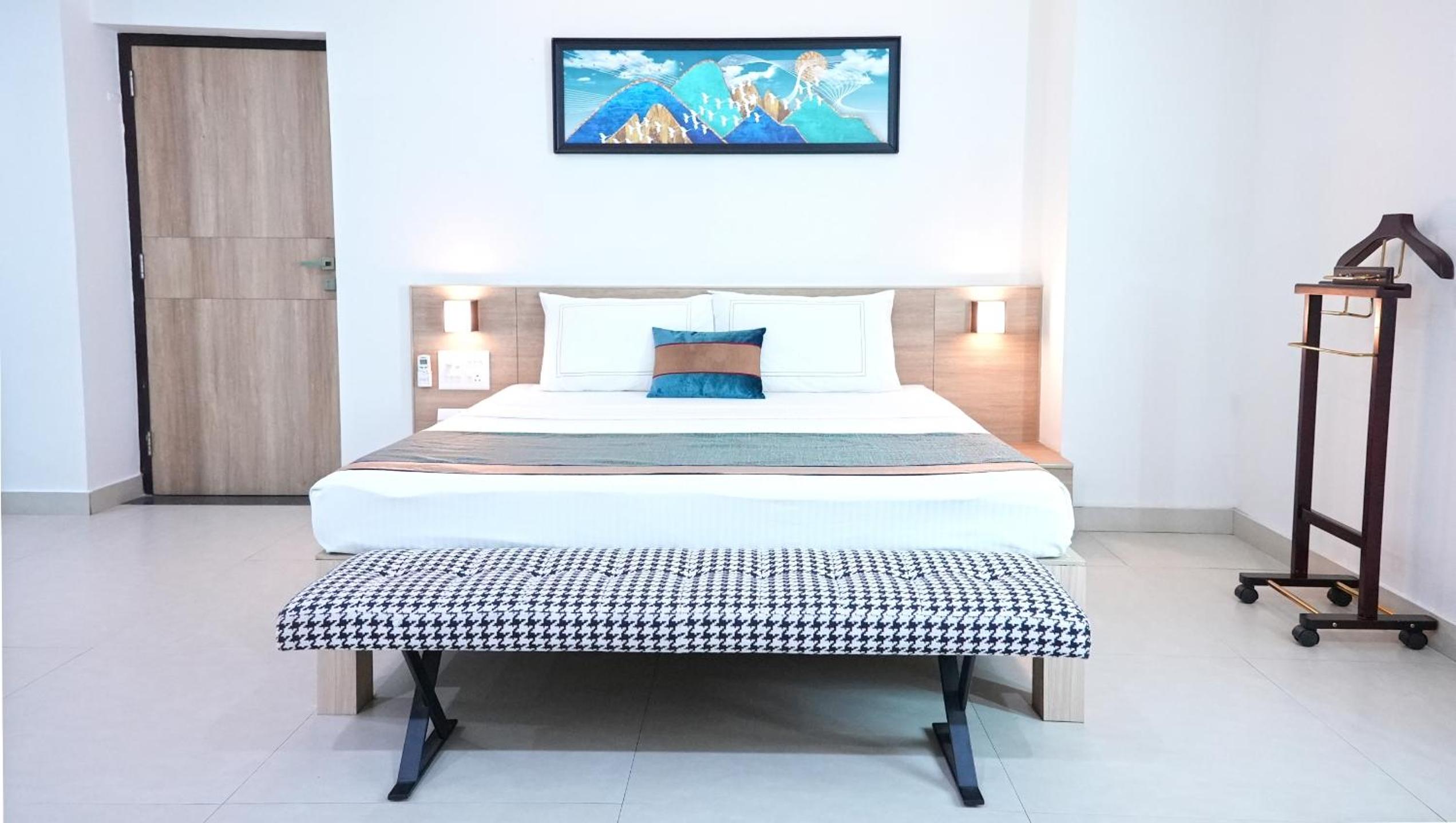 Suite Room - Photo 3